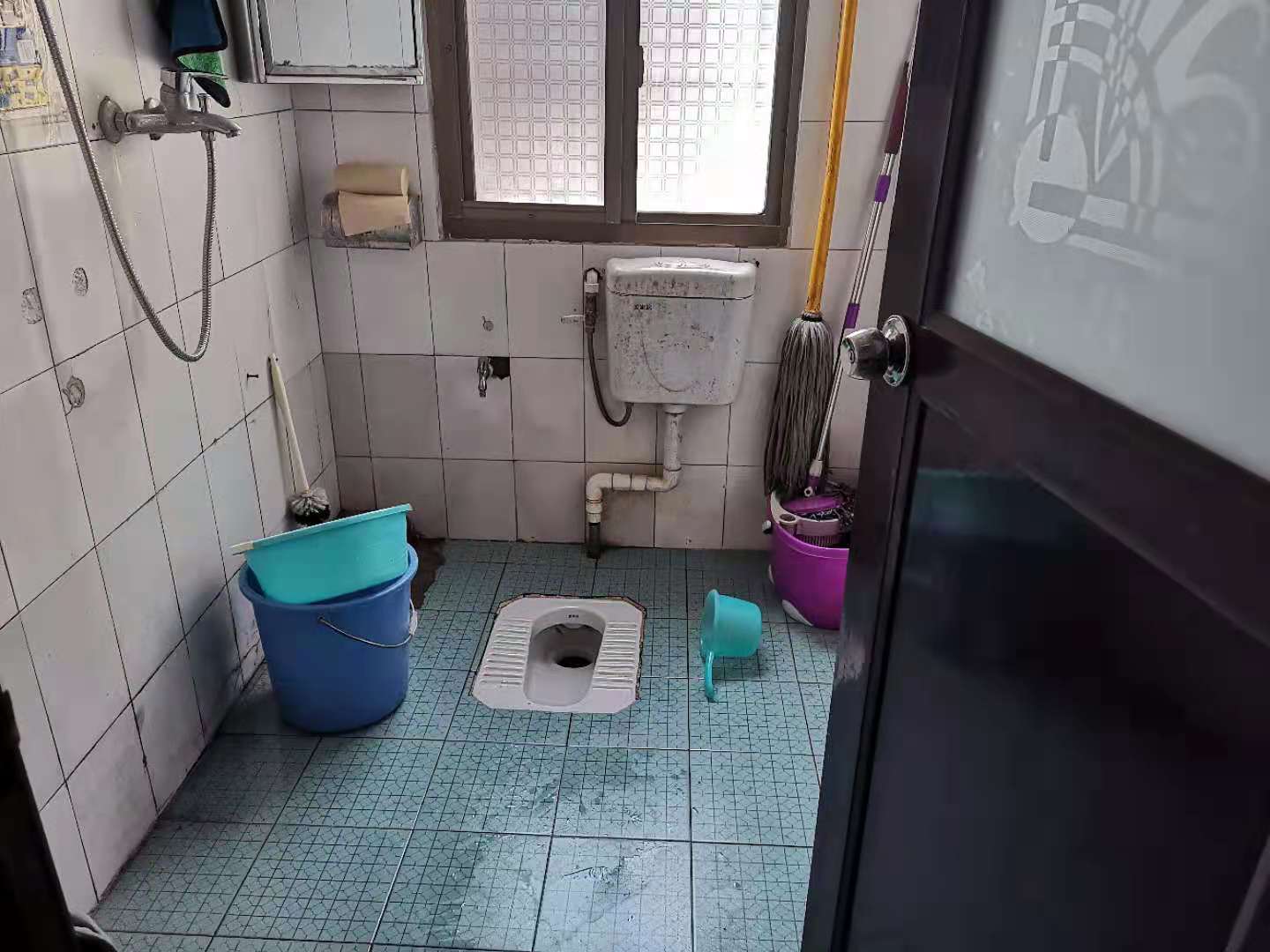 粟公港社区 4室2厅2卫 60.0万 粟公港社区 4室2厅2卫 60.0万卫生间