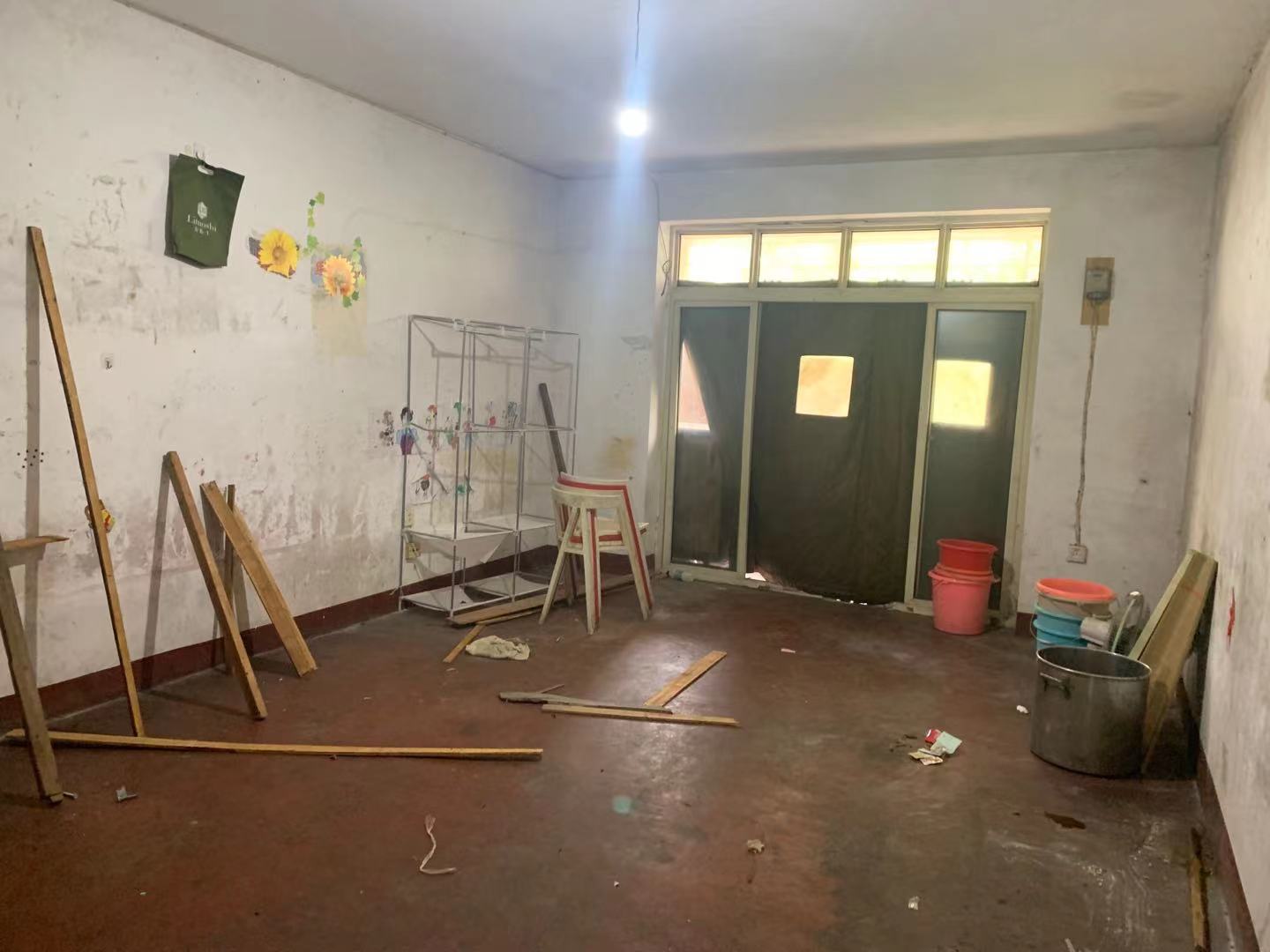 荷塘香榭 3室2厅1卫 1500.0元/月 荷塘香榭 3室2厅1卫 1500.0元/月室内图