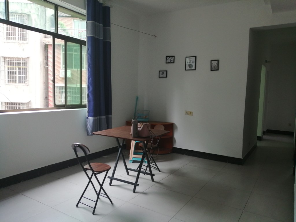 小桃小区  2室1厅1卫    600.0元/月 小桃小区  2室1厅1卫    600.0元/月室内图