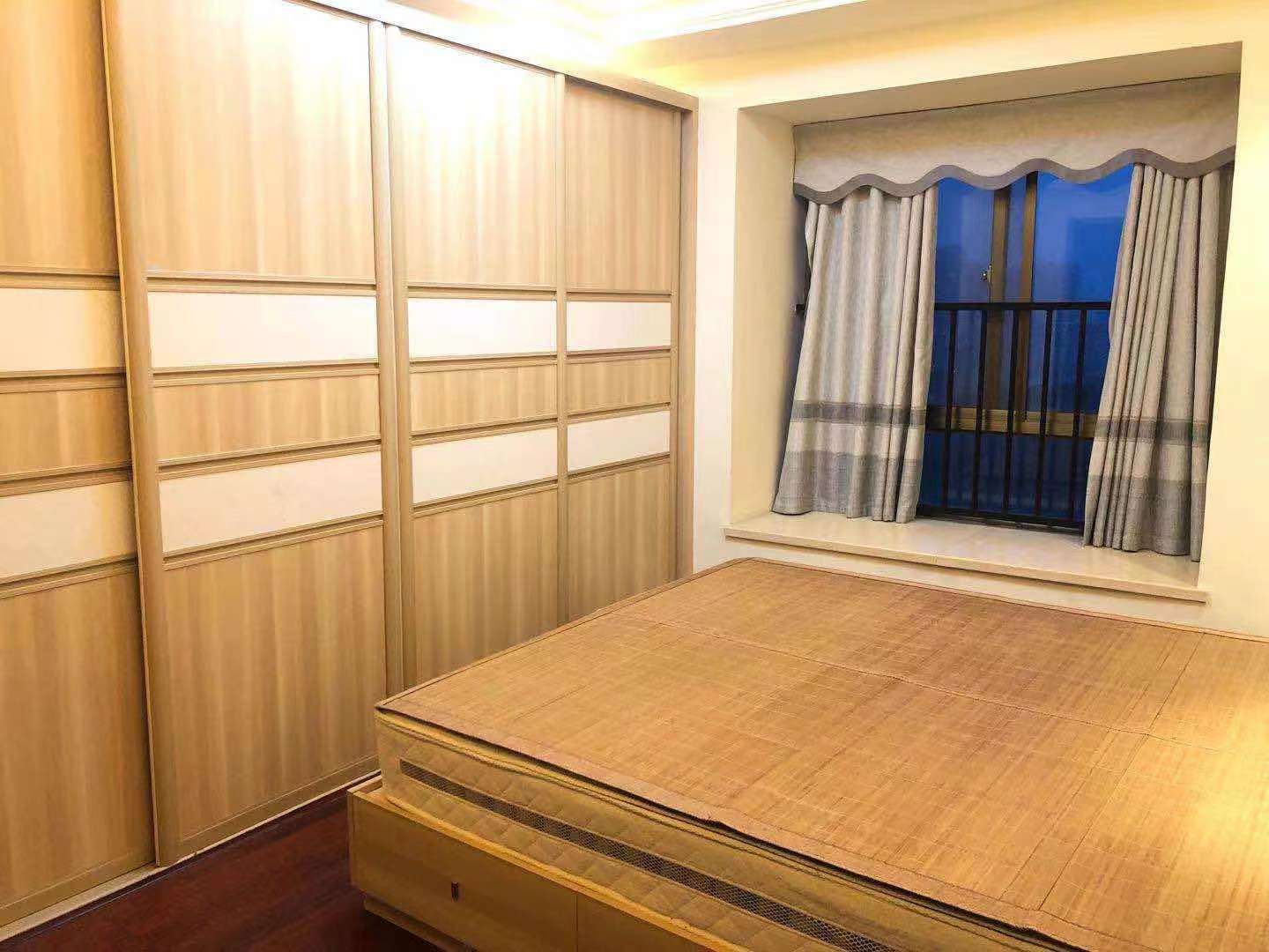 碧桂园  3室2厅2卫   2700.00元/月室内图
