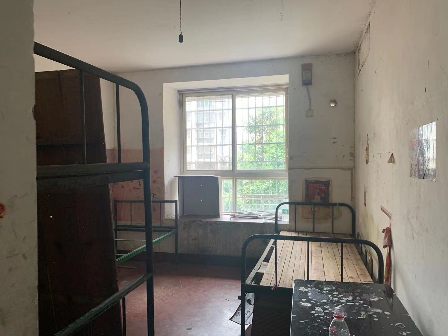 荷塘香榭 3室2厅1卫 1500.0元/月 荷塘香榭 3室2厅1卫 1500.0元/月室内图