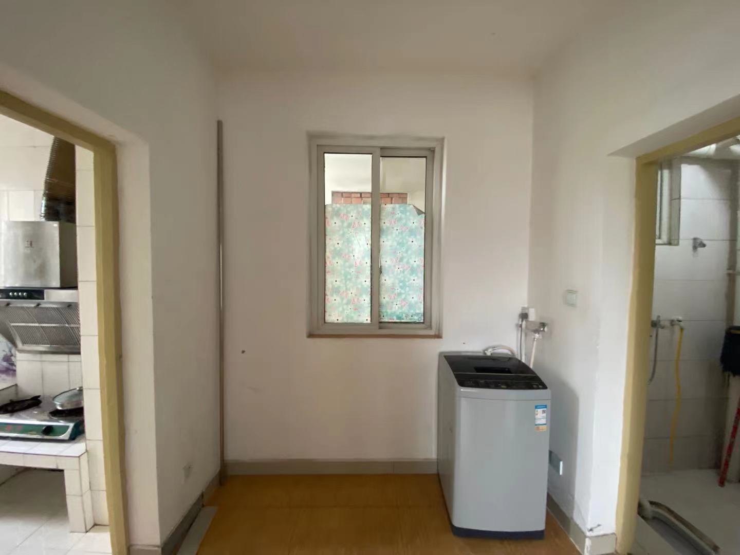 二江花园 1室1厅1卫 1200.00元/月 二江花园 1室1厅1卫 1200.00元/月室内图