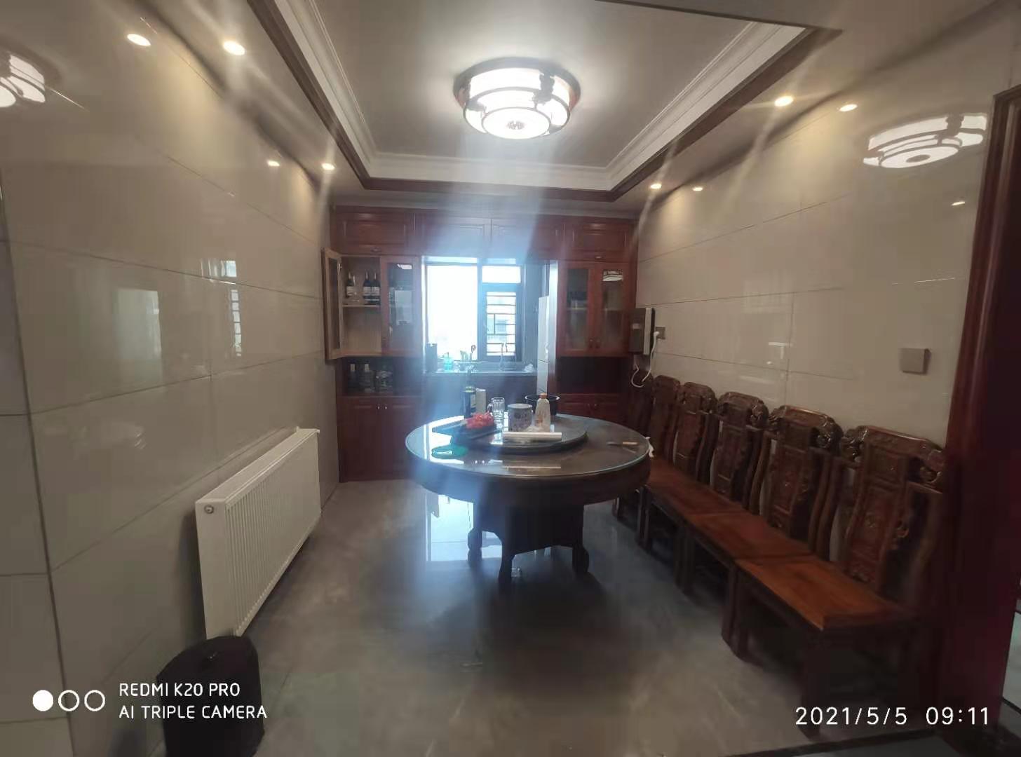 东方豪苑 3室2厅2卫 110.0万 东方豪苑 3室2厅2卫 110.0万客厅