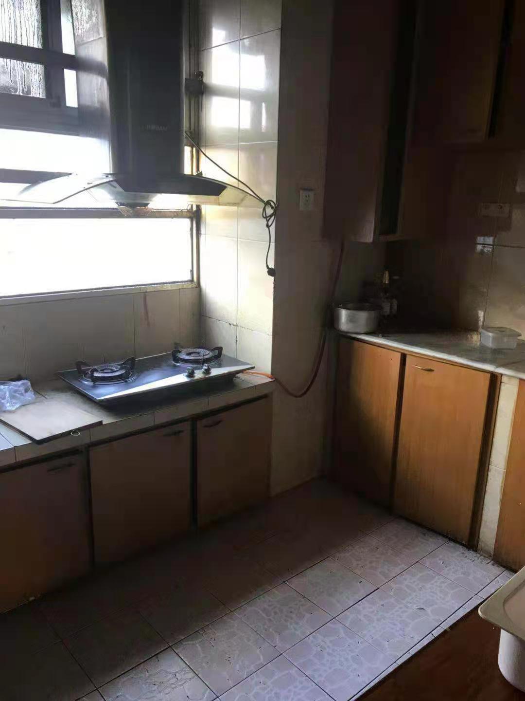 文化路中级法院(文化路38号) 3室1厅1卫 1300.0元/月 文化路中级法院(文化路38号) 3室1厅1卫 1300.0元/月室内图