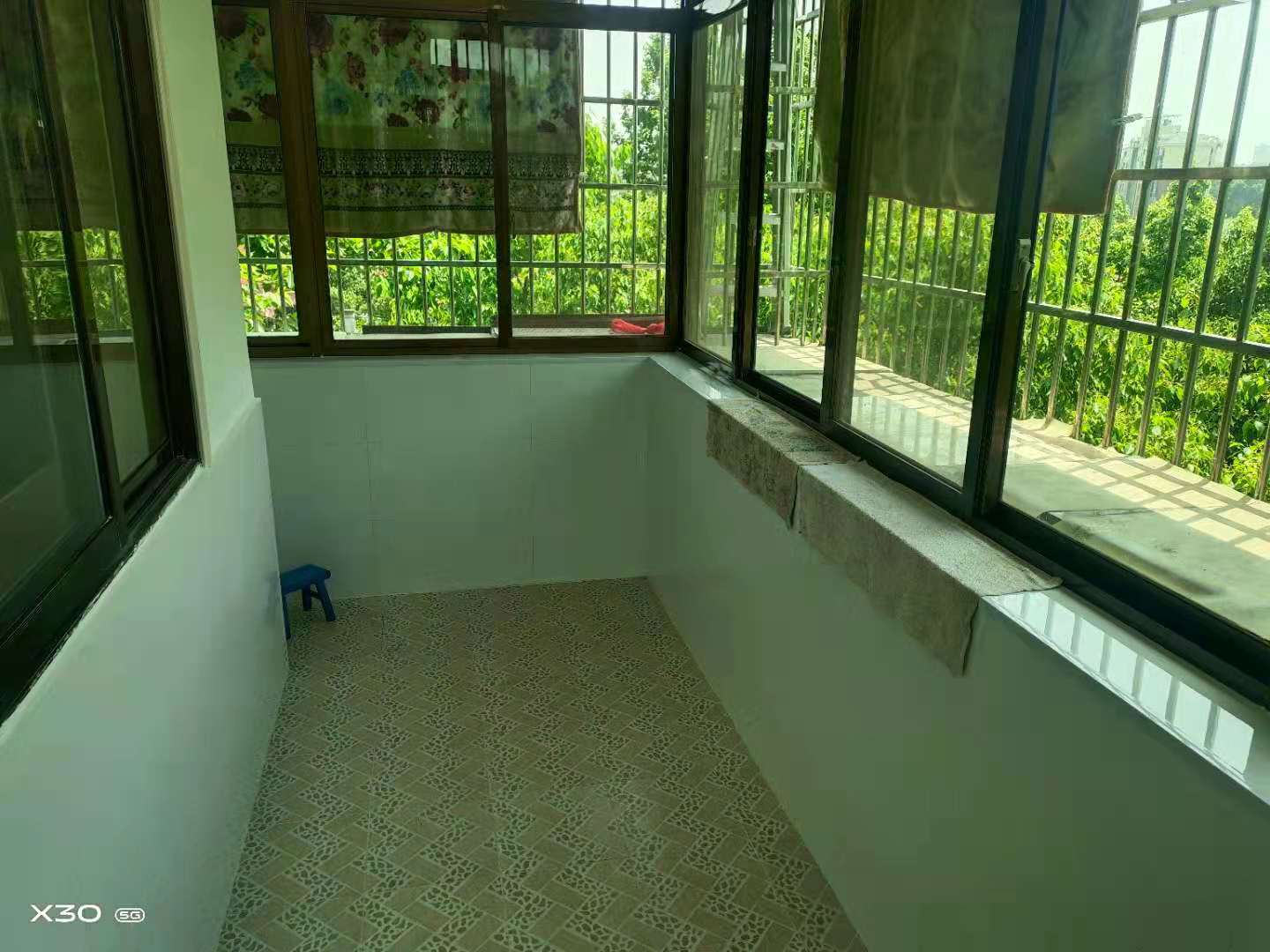 橡胶机家属区  2室1厅1卫    34.8万客厅