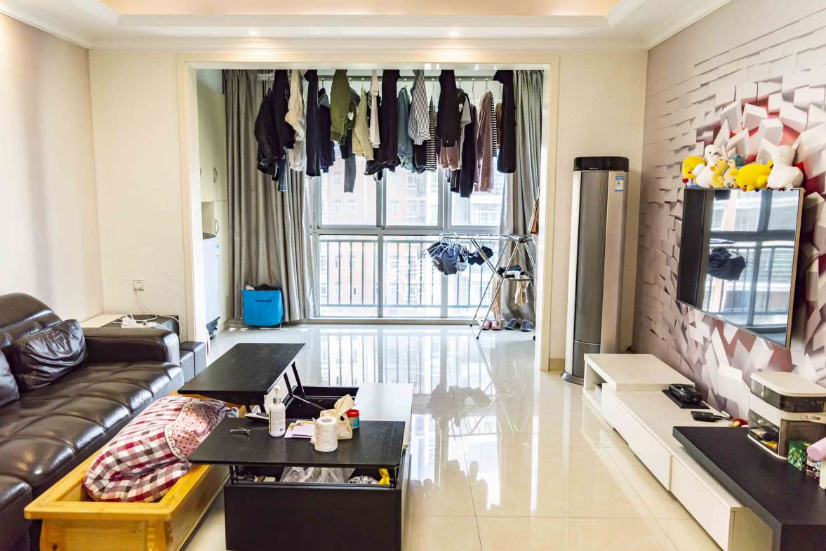 学府花园(文苑瑞景)  3室2厅2卫    88.0万 学府花园(文苑瑞景)  3室2厅2卫    88.0万客厅