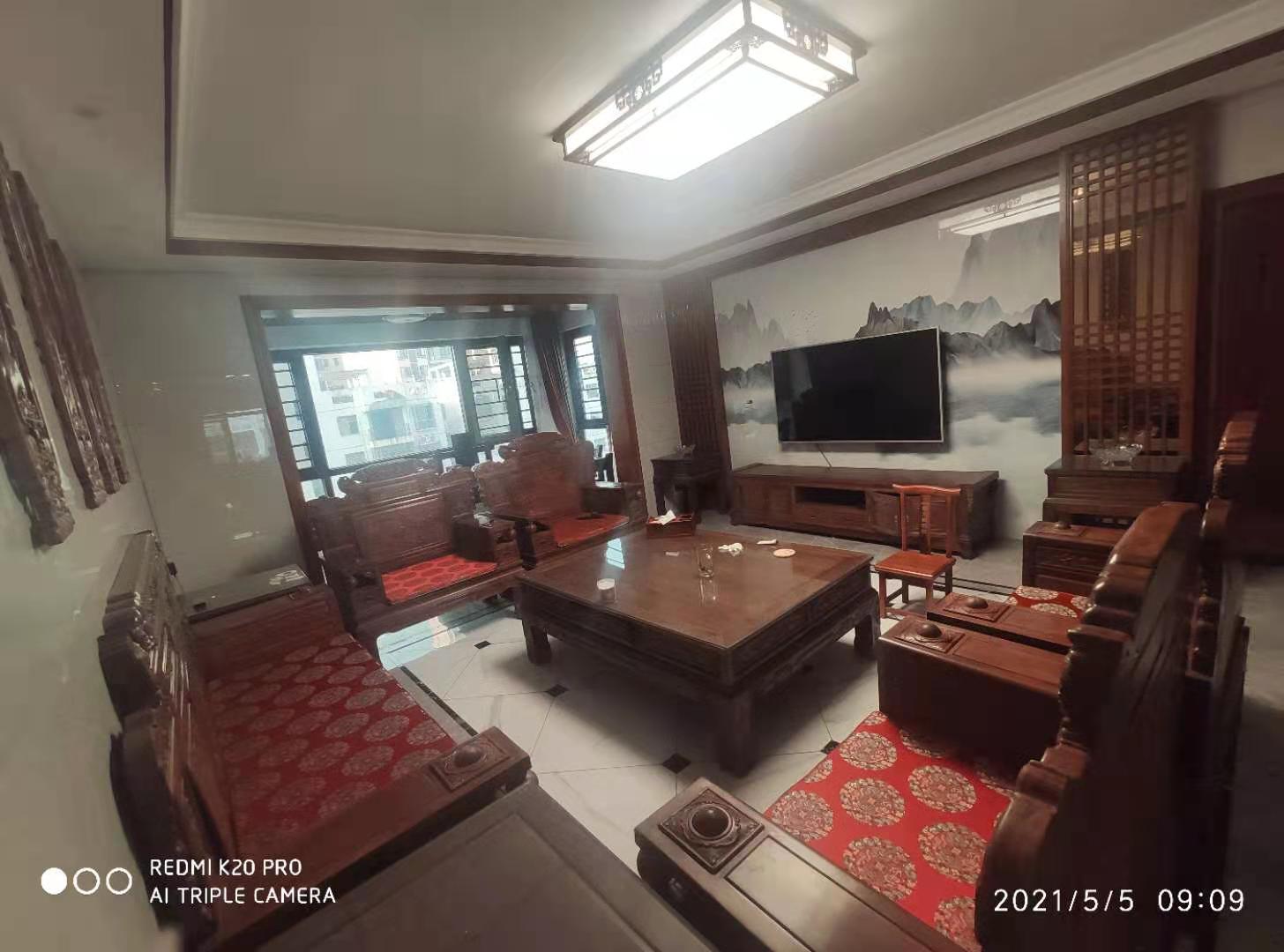 东方豪苑 3室2厅2卫 110.0万 东方豪苑 3室2厅2卫 110.0万客厅