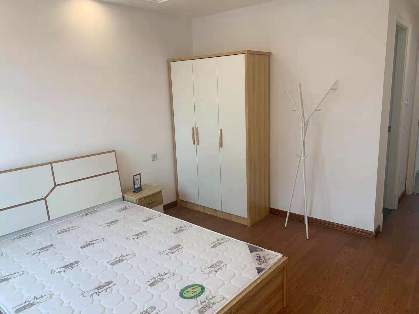 中海锦江城云熙一期 3室2厅2卫 2600.0元/月 中海锦江城云熙一期 3室2厅2卫 2600.0元/月室内图