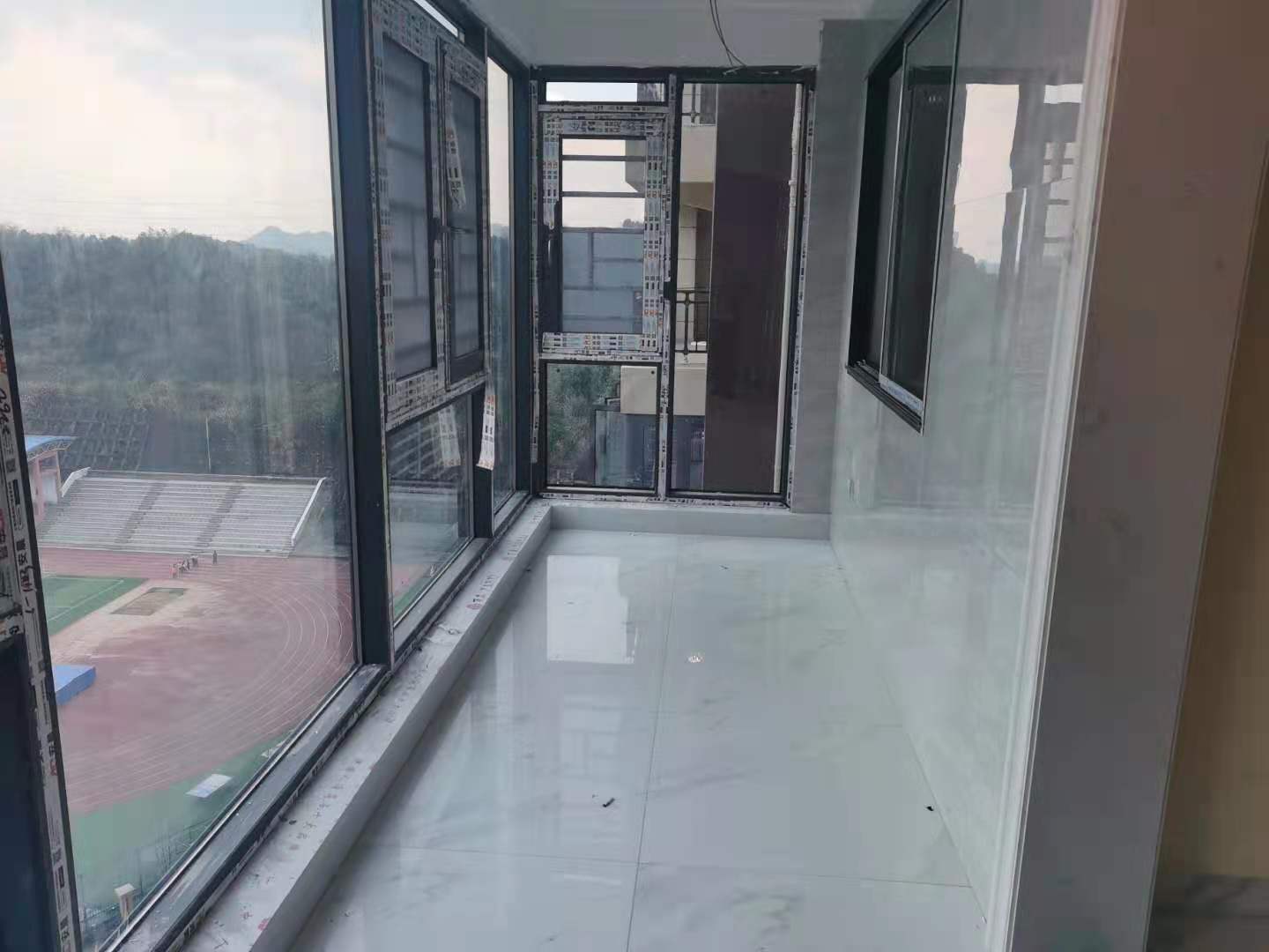 碧桂园梓山府  3室2厅2卫    2500.0元/月 碧桂园梓山府  3室2厅2卫    2500.0元/月室内图