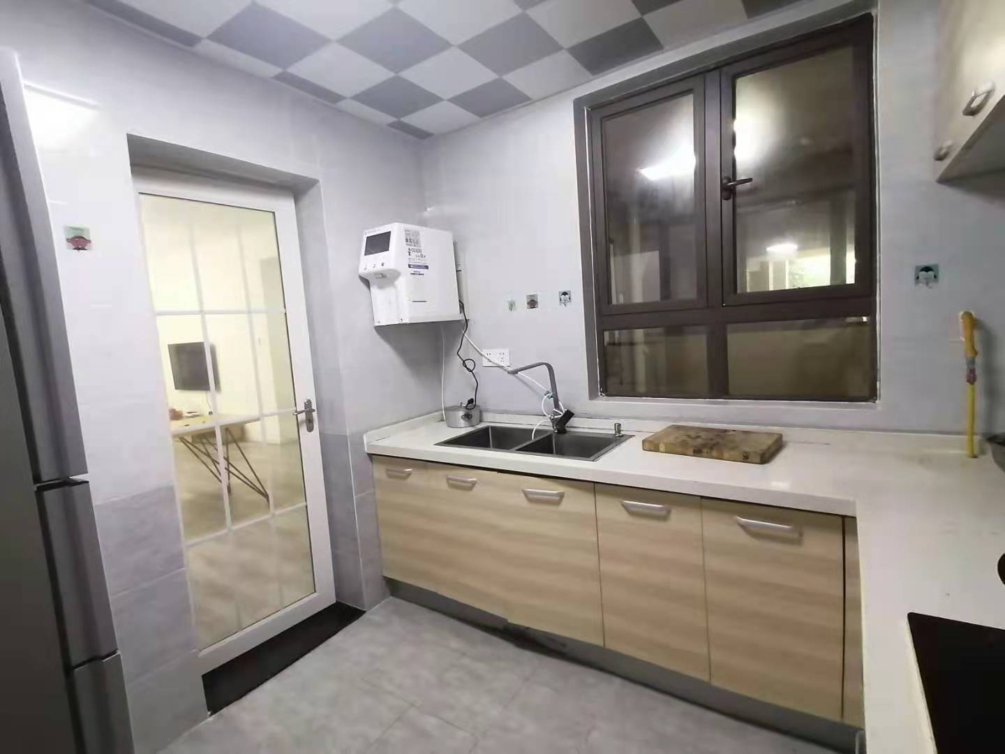 南湖国际6期  3室2厅1卫    3300.0元/月 南湖国际6期  3室2厅1卫    3300.0元/月室内图