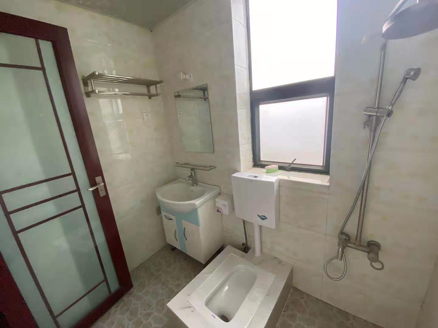 心怡紫晶城 3室2厅1卫 2600.0元/月 心怡紫晶城 3室2厅1卫 2600.0元/月室内图