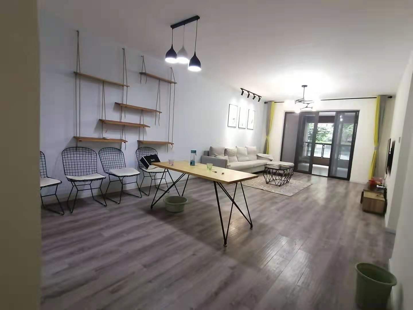 南湖国际6期  3室2厅1卫    3300.0元/月 南湖国际6期  3室2厅1卫    3300.0元/月室内图