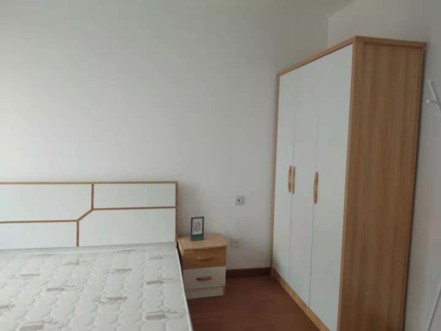 中海锦江城云熙一期 3室2厅2卫 2600.0元/月 中海锦江城云熙一期 3室2厅2卫 2600.0元/月室内图