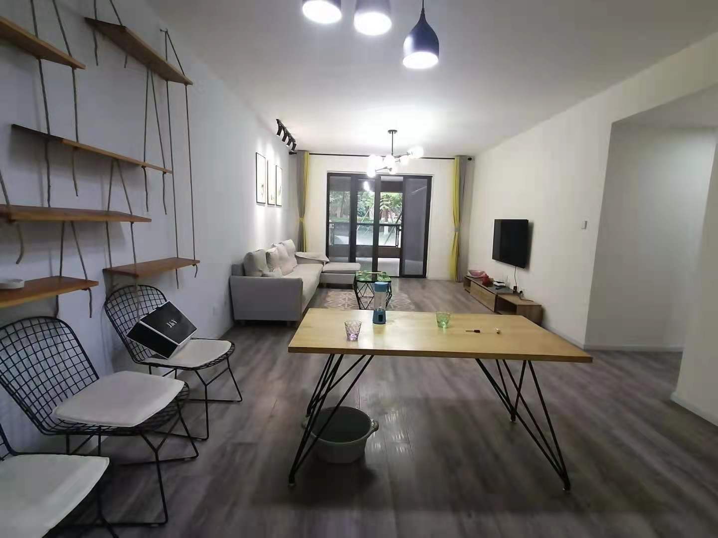 南湖国际6期  3室2厅1卫    3300.0元/月 南湖国际6期  3室2厅1卫    3300.0元/月室内图