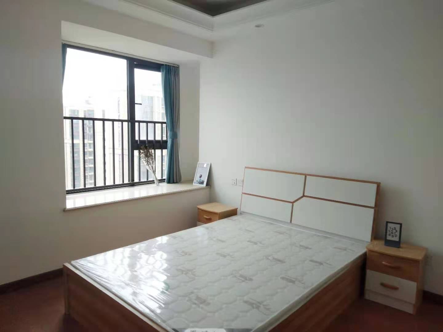 中海锦江城云熙一期 3室2厅2卫 2600.0元/月 中海锦江城云熙一期 3室2厅2卫 2600.0元/月室内图