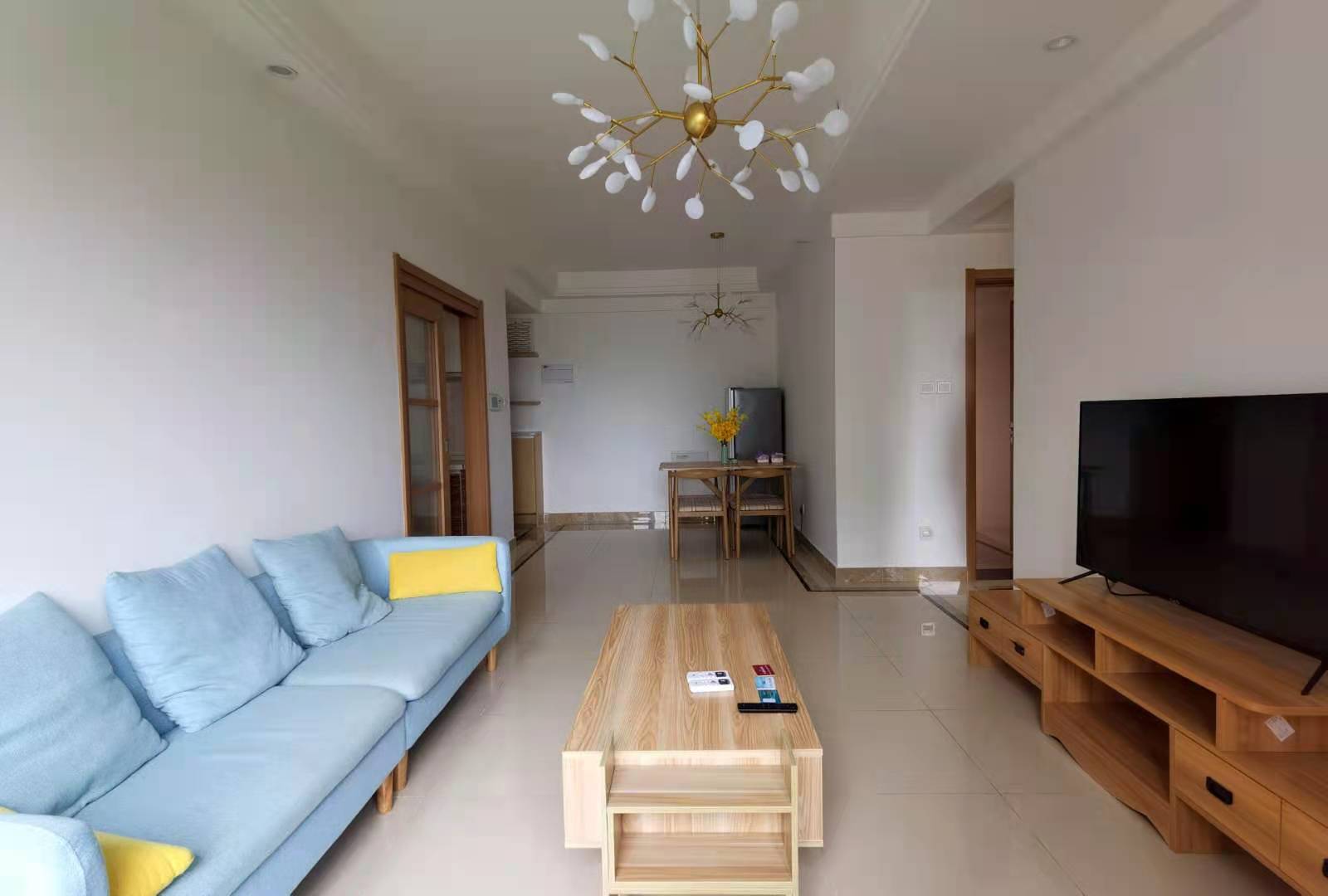 中信城右岸  2室2厅1卫   2600.00元/月户型图