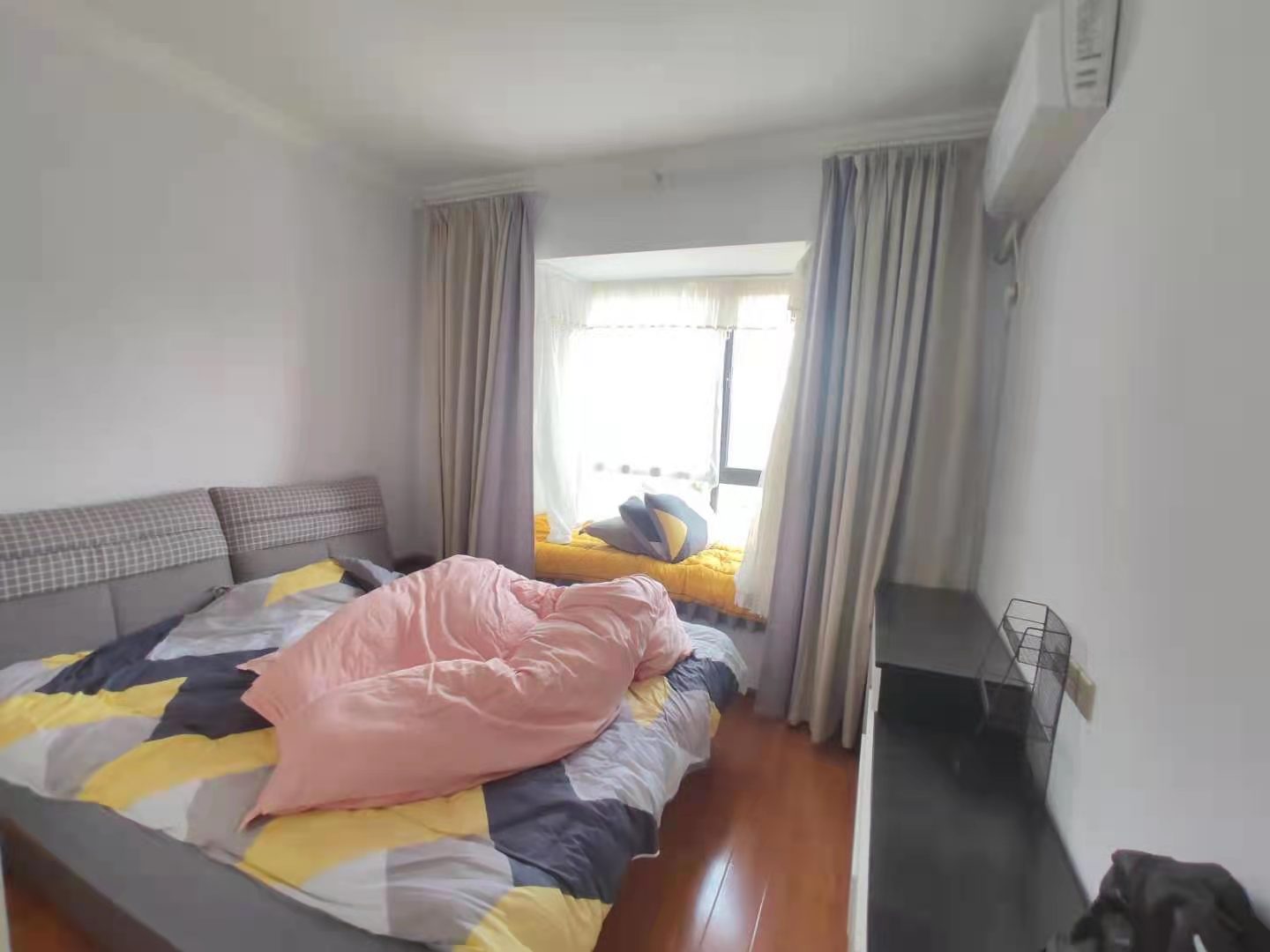 天地人和  3室2厅2卫    93.8万 天地人和  3室2厅2卫    93.8万卧室