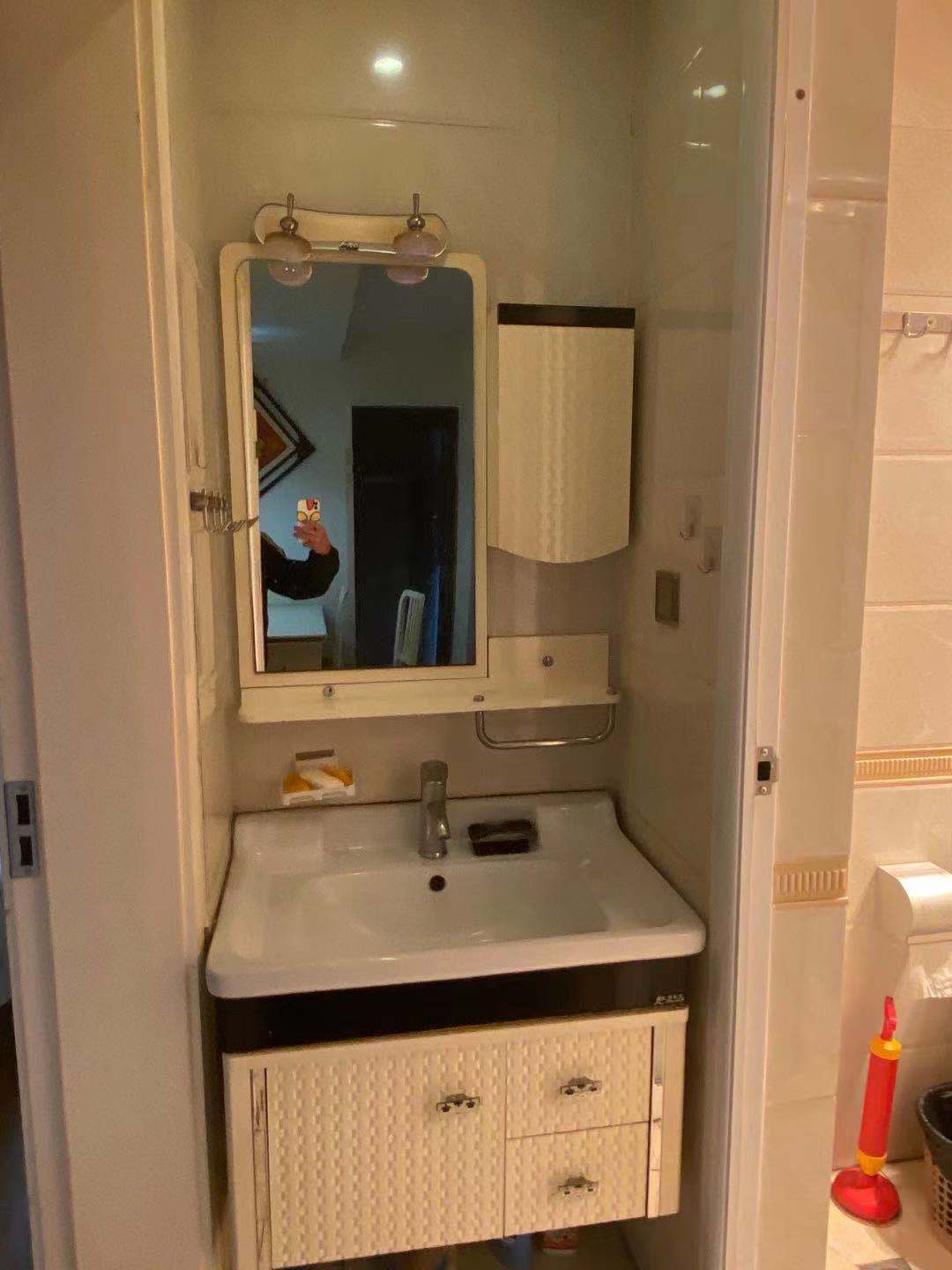 南湖半岛 2室2厅1卫 2700.0元/月 南湖半岛 2室2厅1卫 2700.0元/月室内图