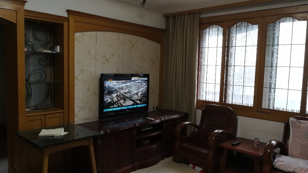 工学院学府村  3室2厅1卫    1000.0元/月 工学院学府村  3室2厅1卫    1000.0元/月室内图