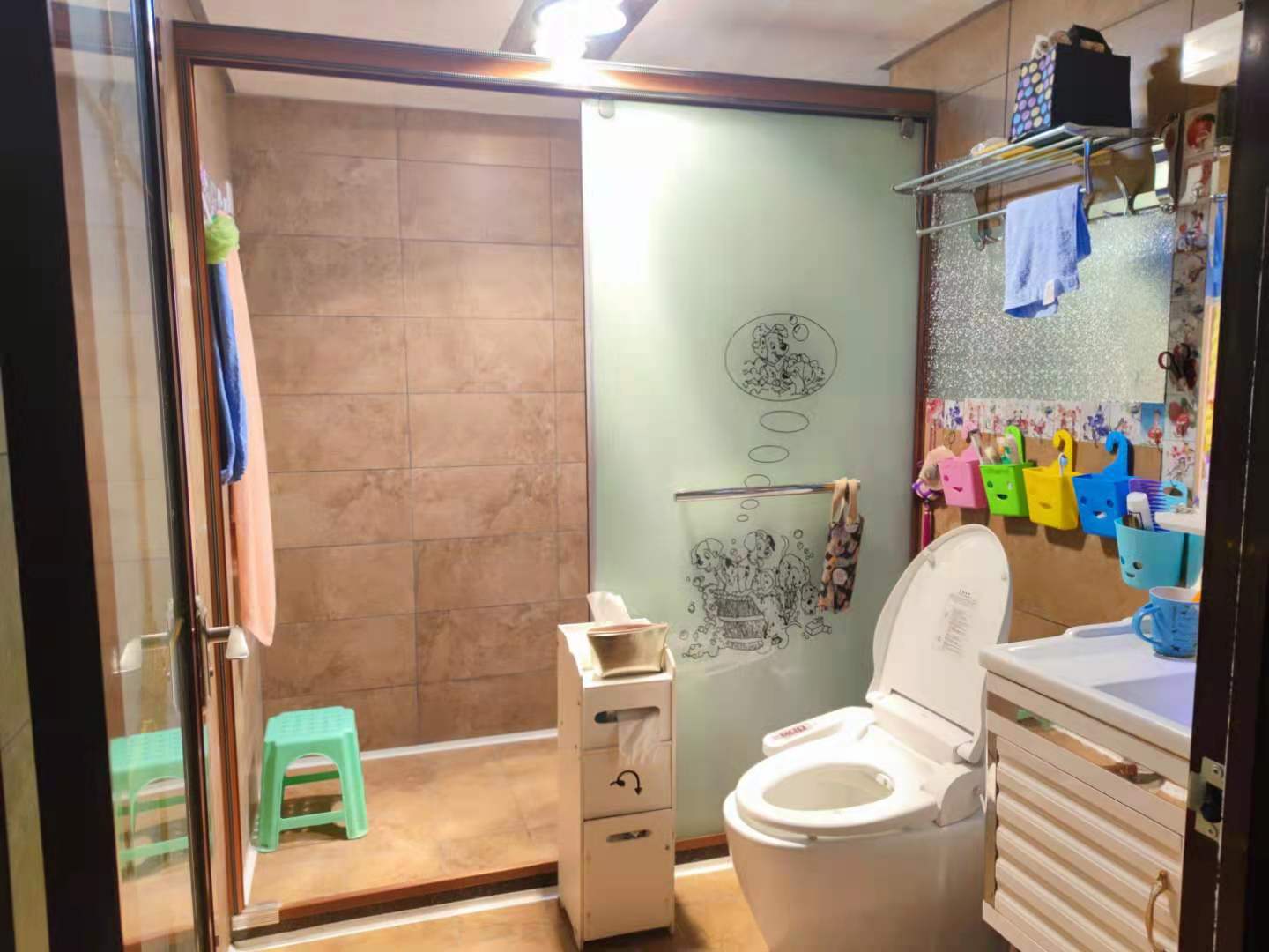 中天会展城B区  3室1厅2卫   140.00万客厅