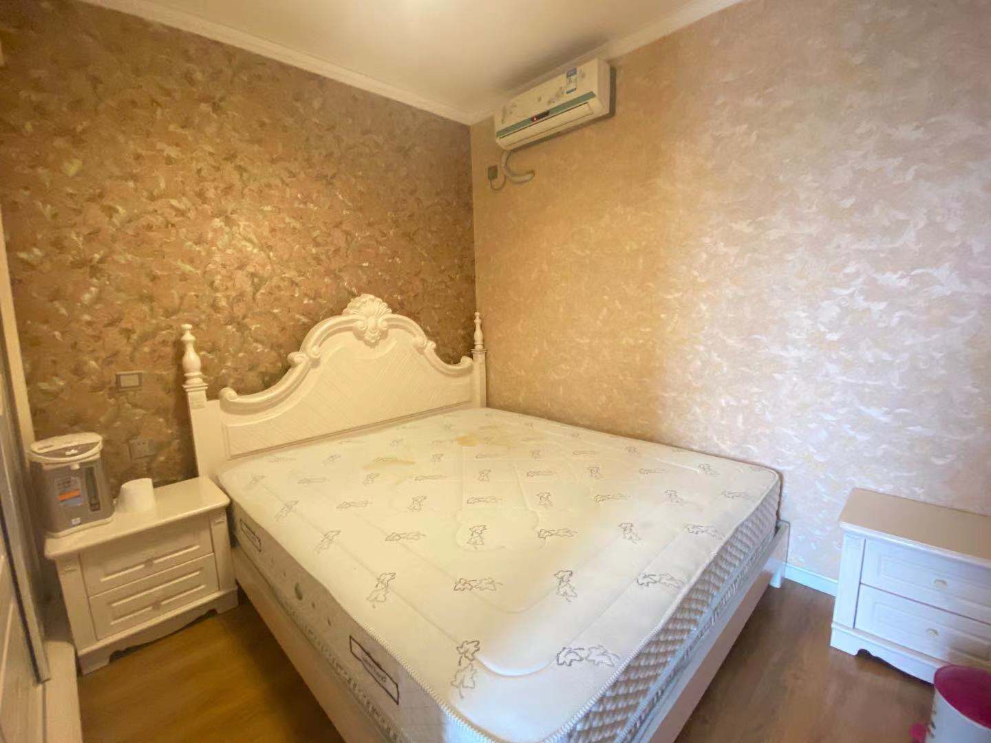 南湖半岛 2室2厅1卫 2700.0元/月 南湖半岛 2室2厅1卫 2700.0元/月室内图