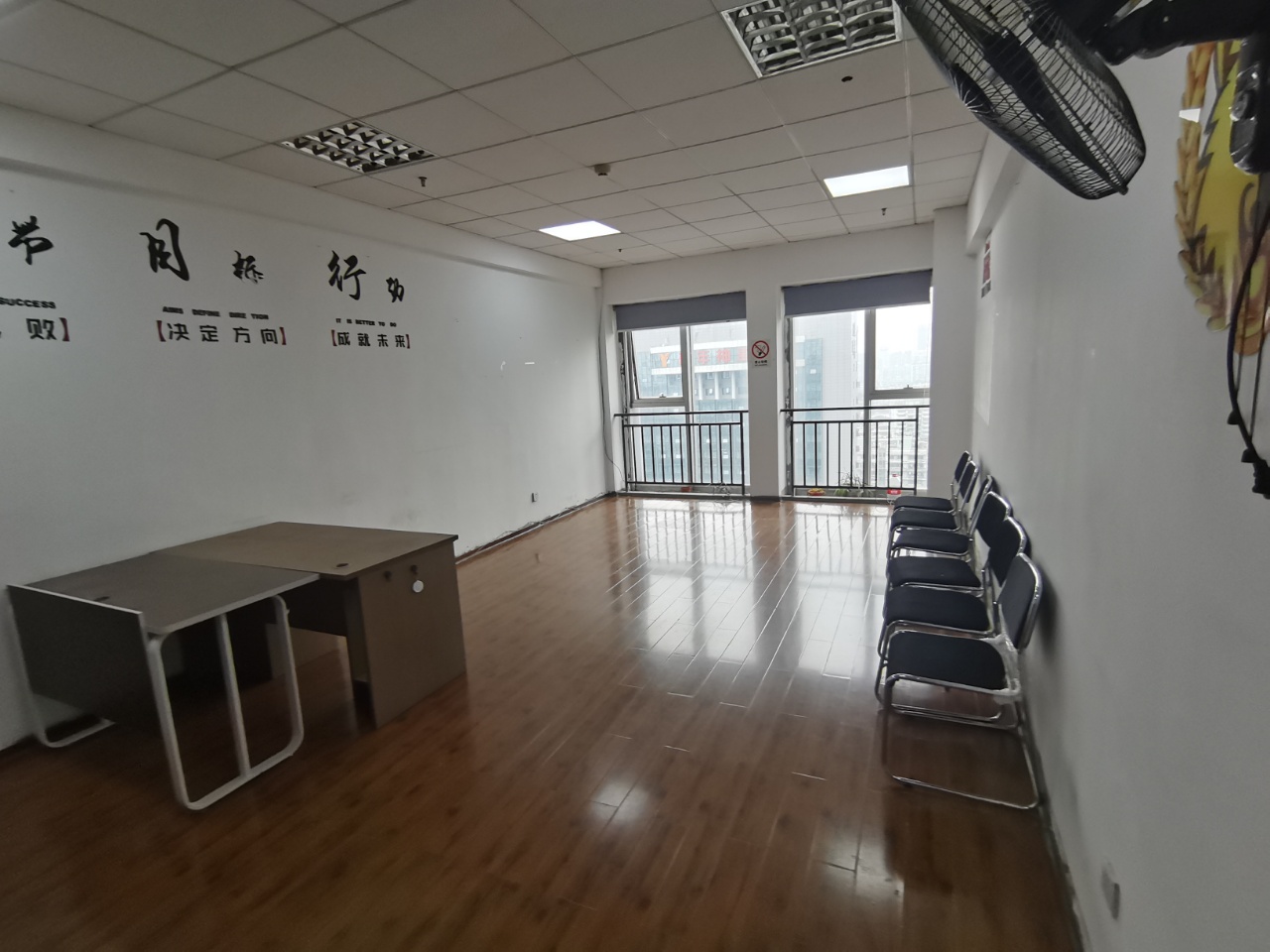 建鸿达华都（华都小户型及大华写字楼）  1室1厅0卫    2600.0元/月室内图