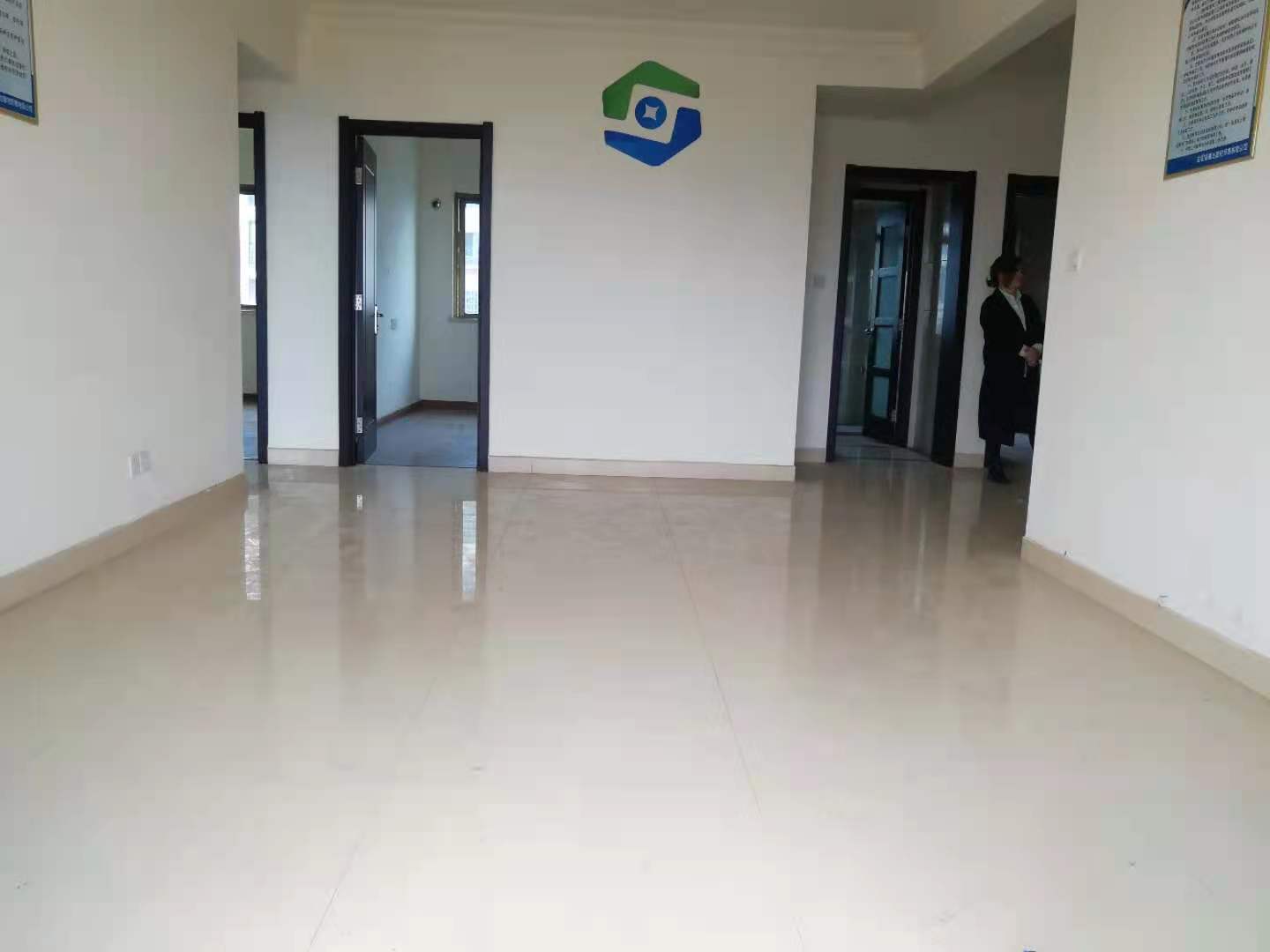 碧桂园 3室2厅2卫 96.8万 碧桂园 3室2厅2卫 96.8万客厅