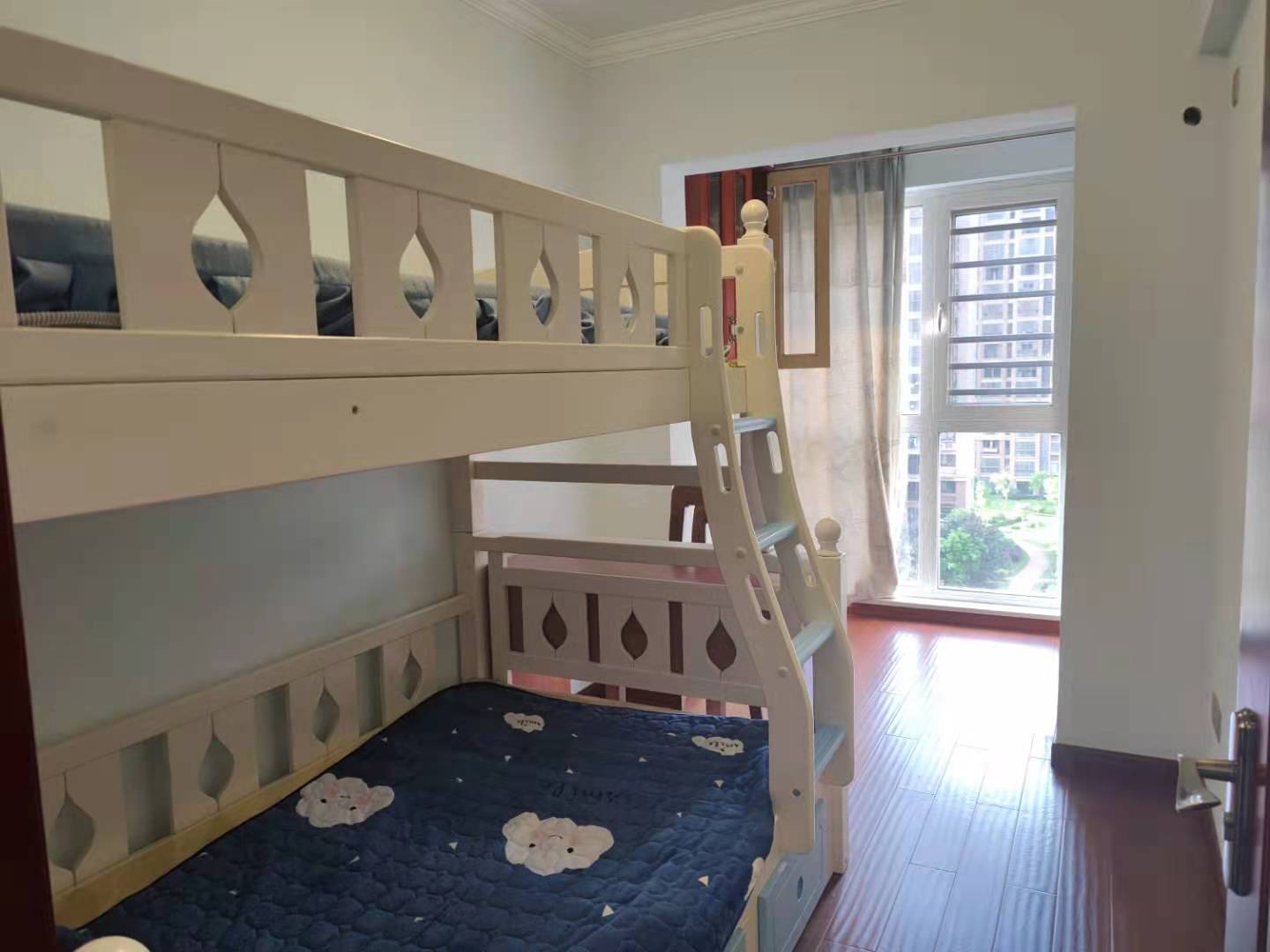 鑫天格林香山 3室2厅2卫 1700.0元/月 鑫天格林香山 3室2厅2卫 1700.0元/月室内图