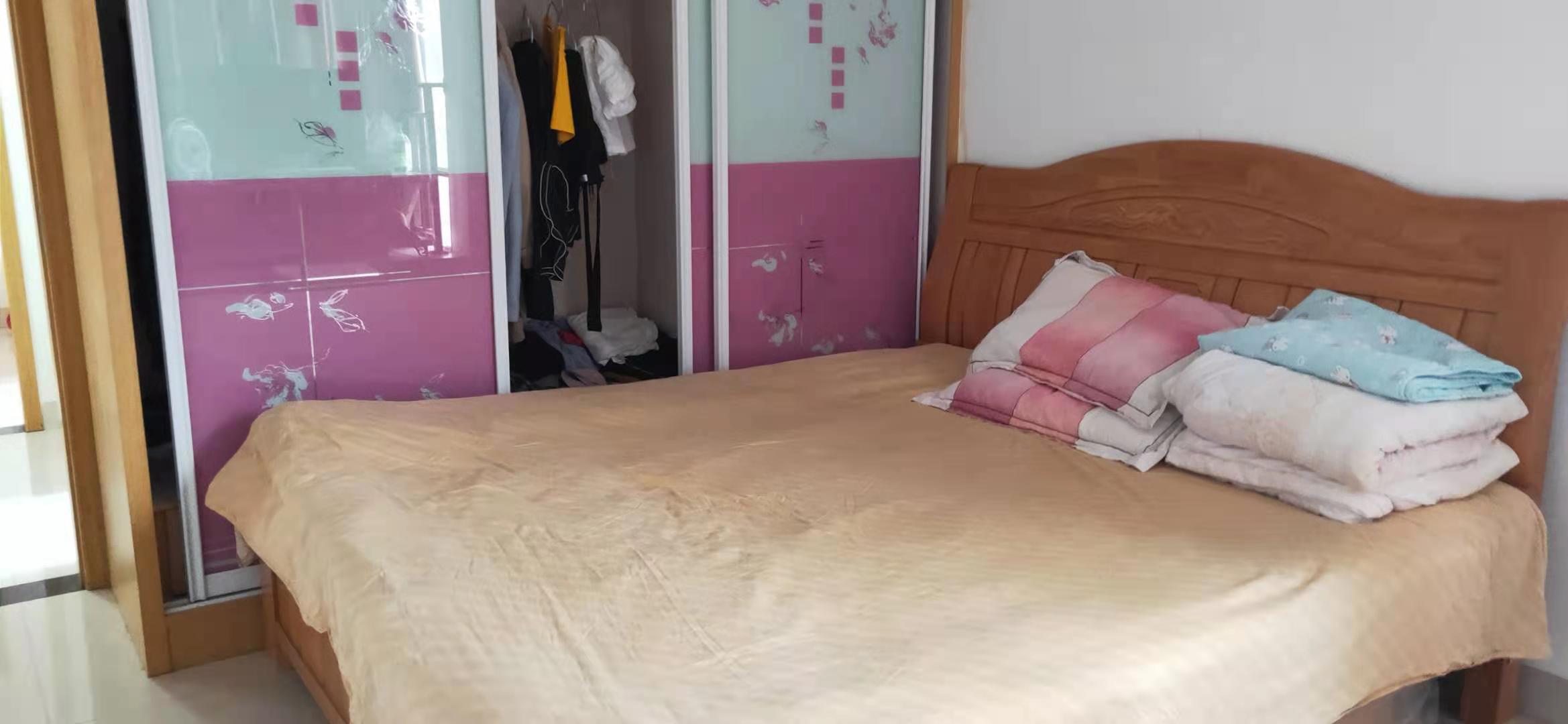 桃花里 2室2厅1卫 63.8万 桃花里 2室2厅1卫 63.8万客厅