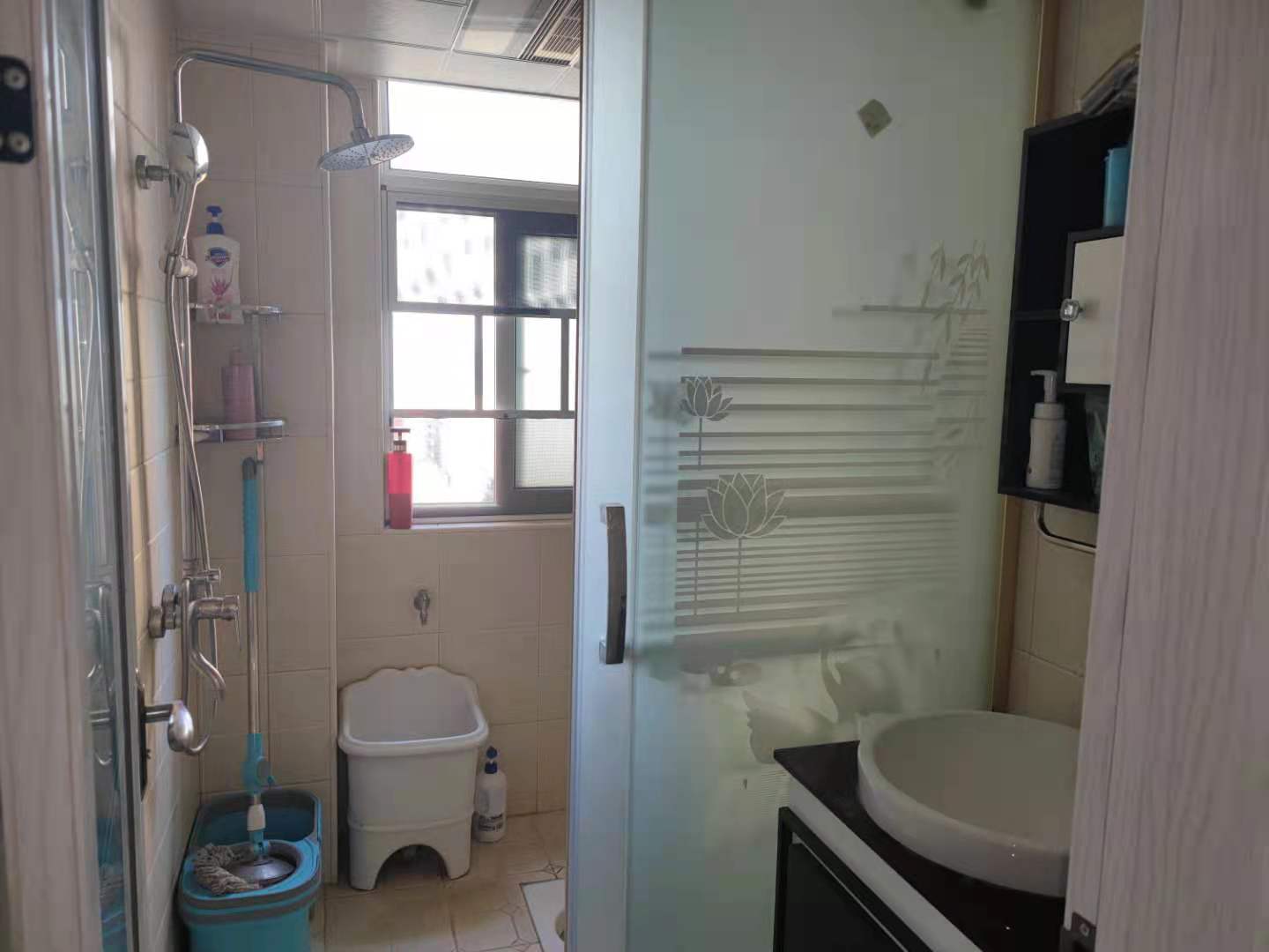 鑫天格林香山  3室2厅2卫    1700.0元/月室内图