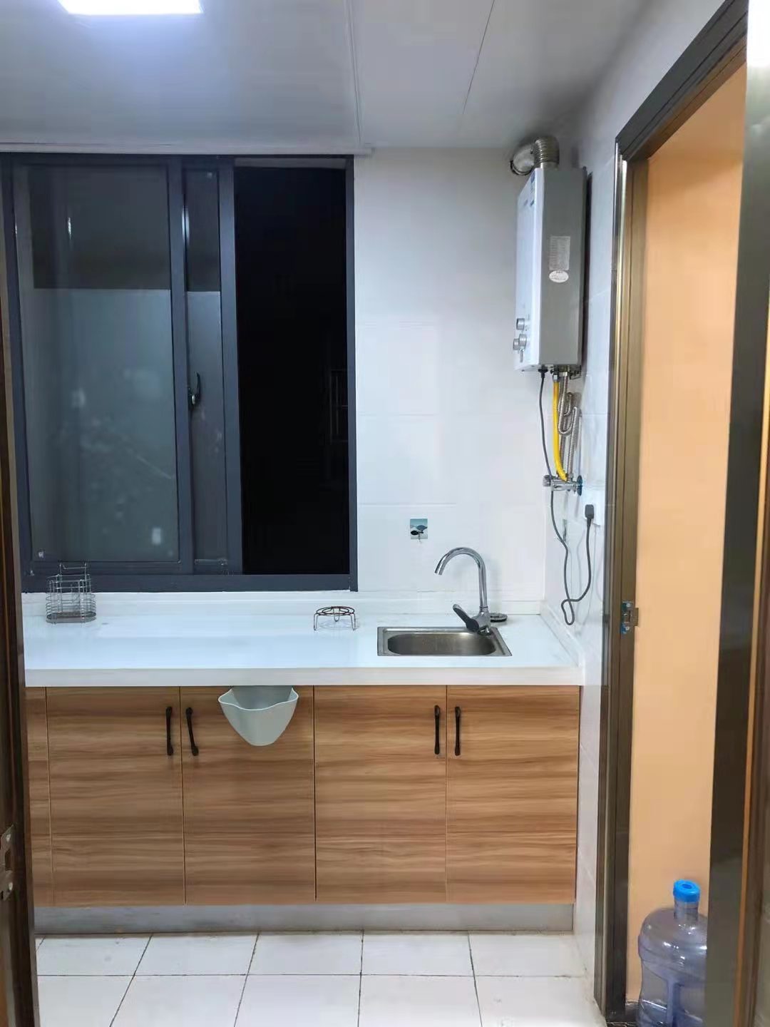 新华东路散盘 1室1厅1卫 1380.0元/月 新华东路散盘 1室1厅1卫 1380.0元/月室内图