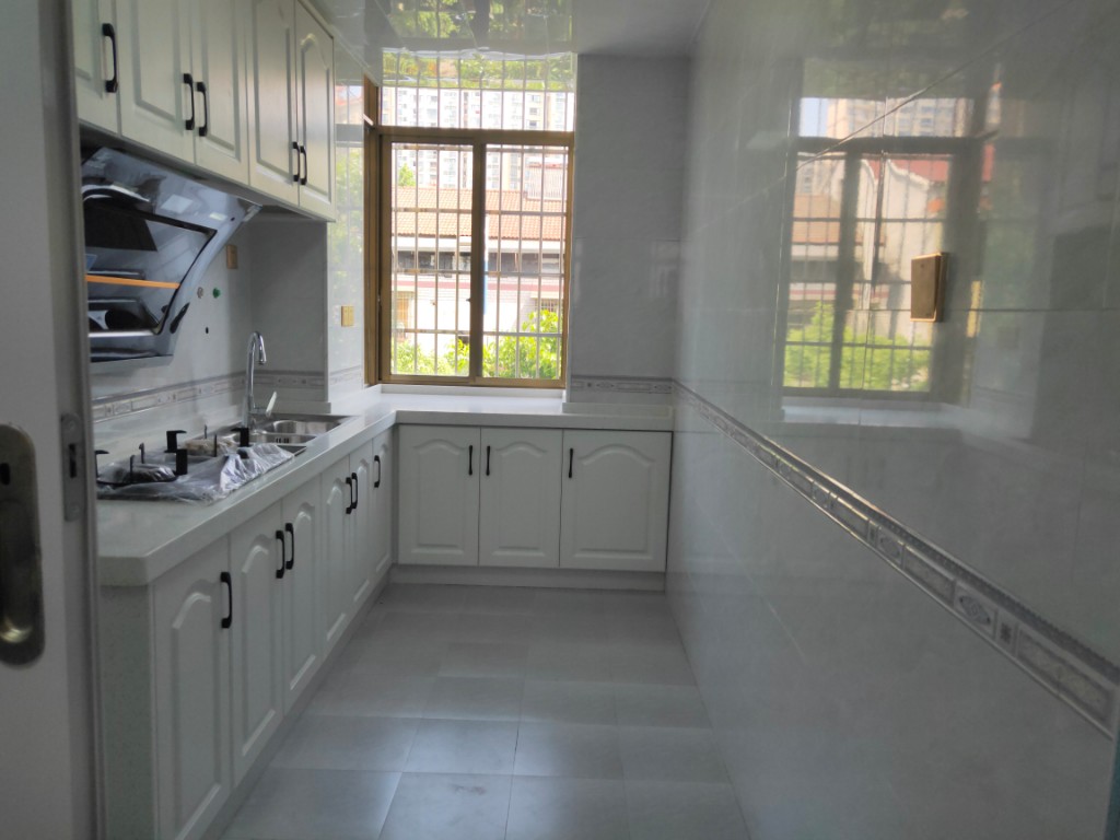 湖南省物堪院益阳分院  3室2厅1卫    66.0万客厅