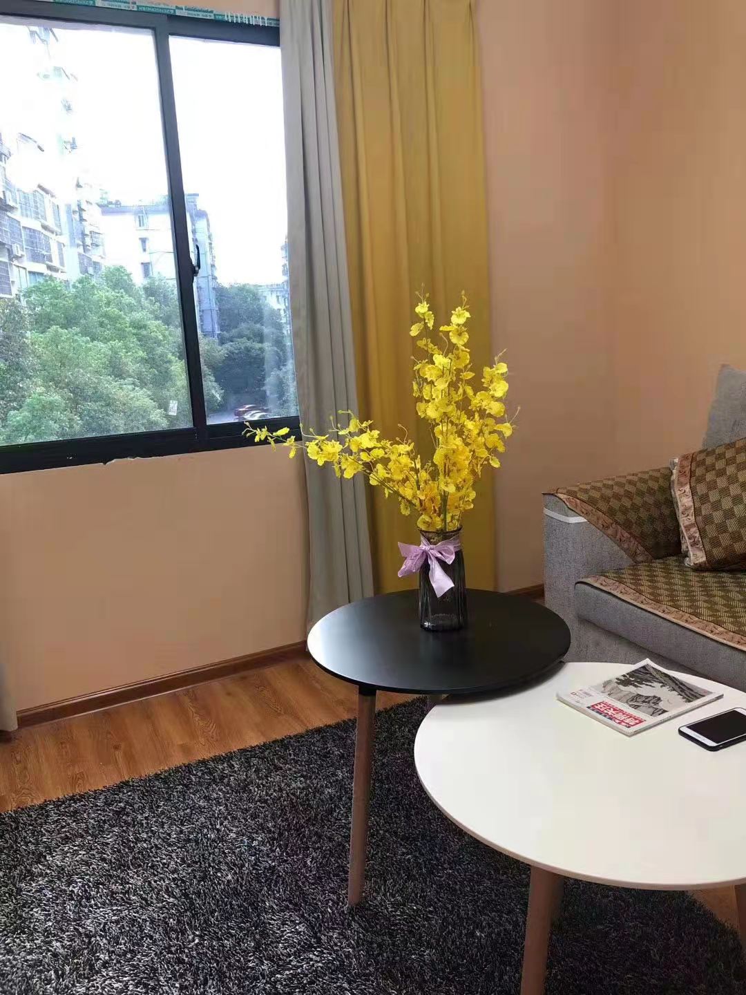 新华东路散盘 1室1厅1卫 1380.0元/月 新华东路散盘 1室1厅1卫 1380.0元/月室内图