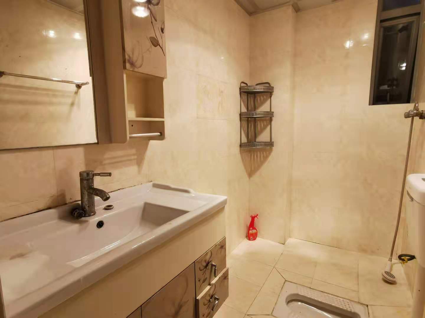 橙花风景  2室1厅1卫   2500.00元/月小区图