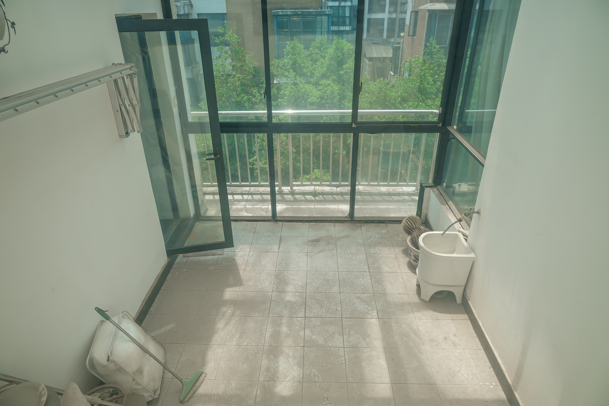 美林水郡  5室2厅2卫    200.0万阳台