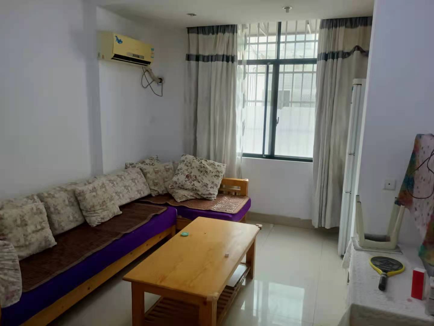 红旗中路37号 2室1厅1卫 1400.0元/月 红旗中路37号 2室1厅1卫 1400.0元/月室内图