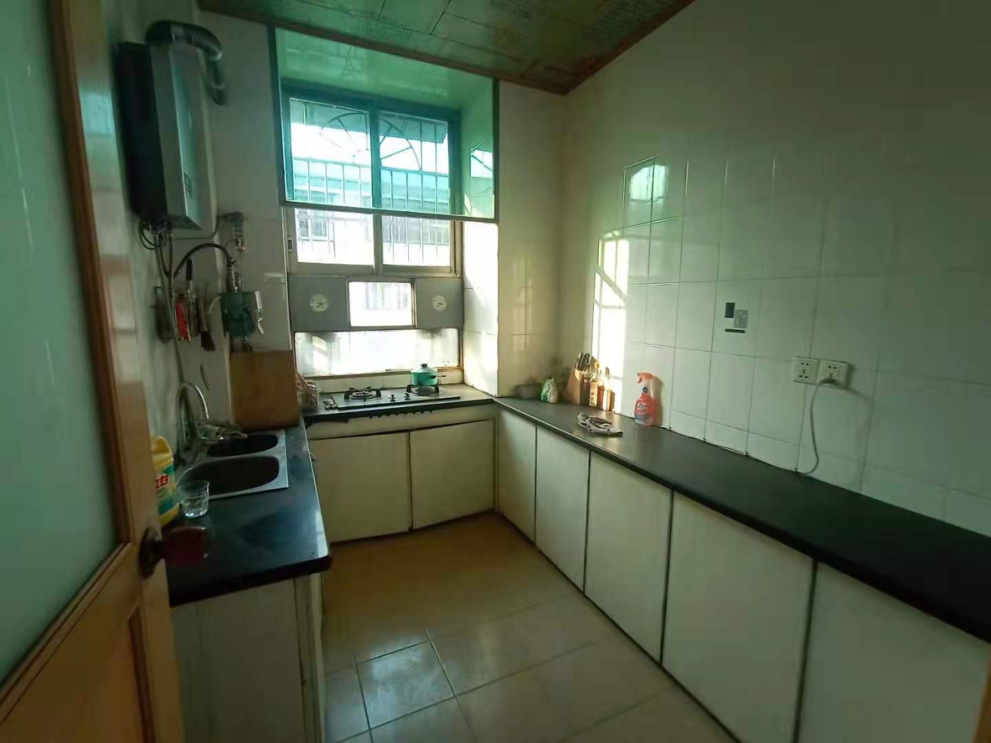 移民小区 3室2厅2卫 48.0万 移民小区 3室2厅2卫 48.0万客厅