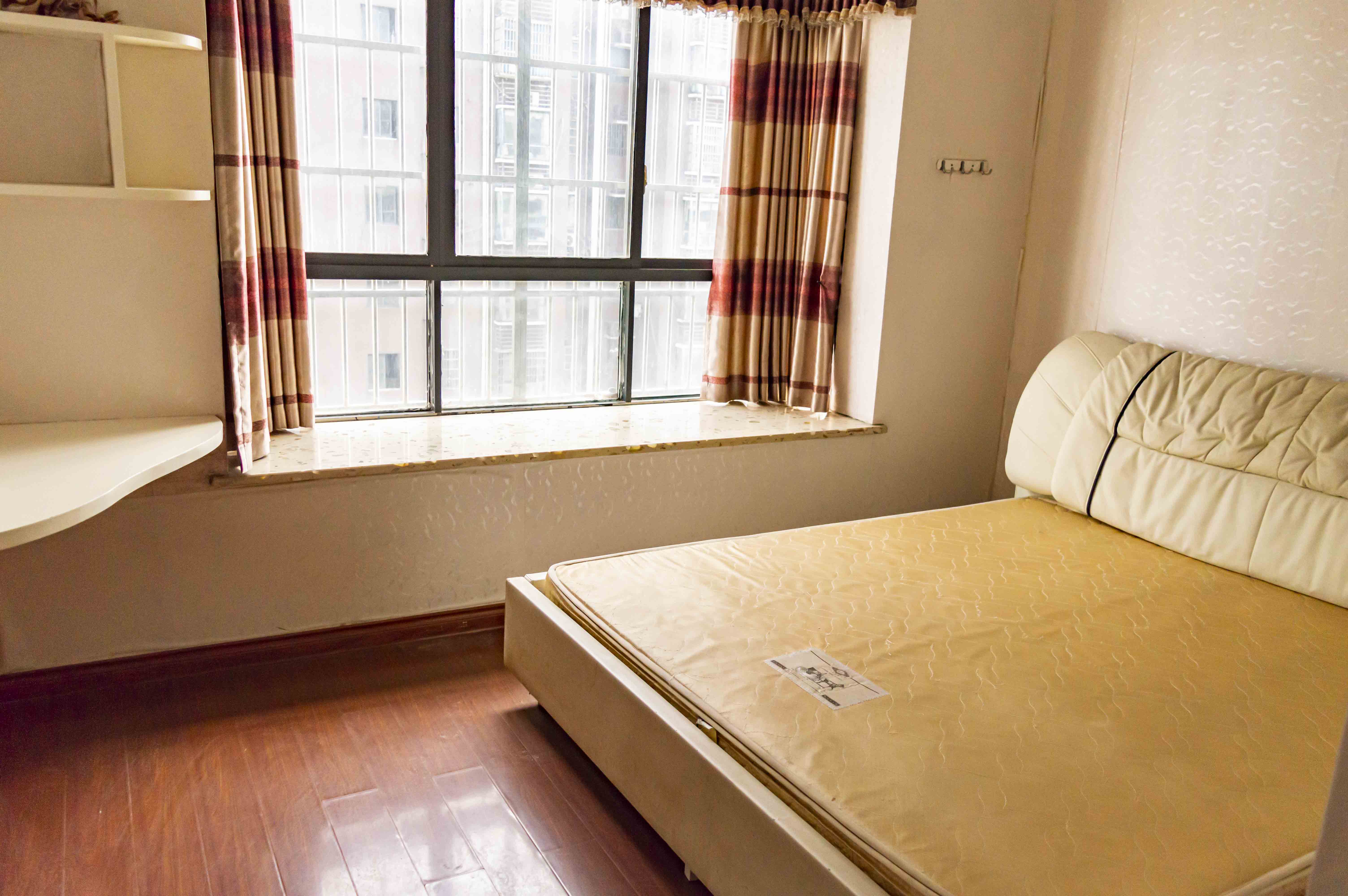 旺佳华府  2室2厅1卫    68.0万 旺佳华府  2室2厅1卫    68.0万客厅