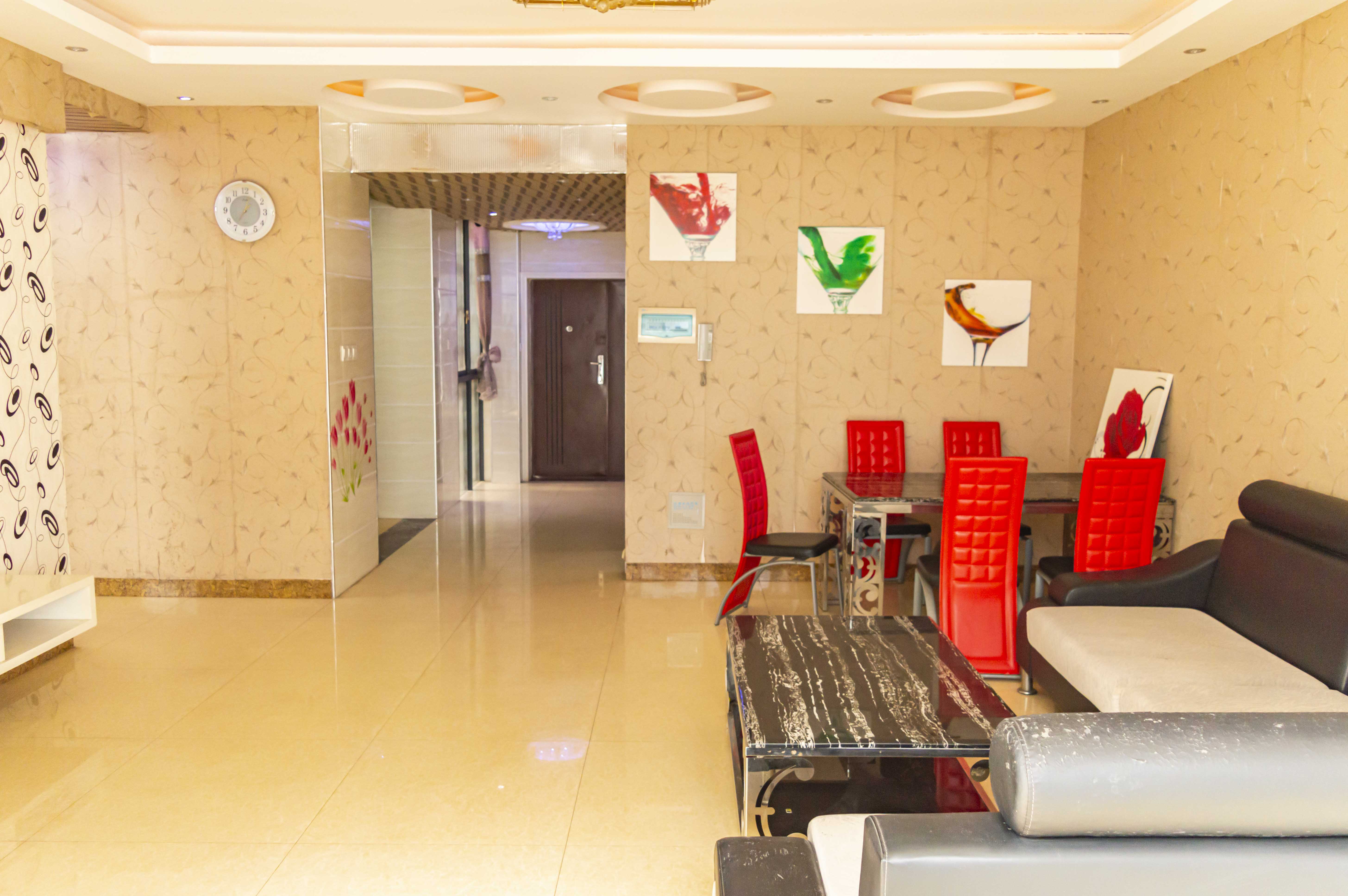 旺佳华府  2室2厅1卫    68.0万 旺佳华府  2室2厅1卫    68.0万客厅