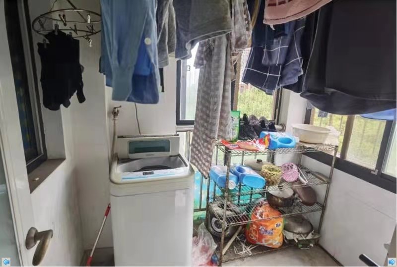 莱茵小镇 4室2厅1卫 56.8万 莱茵小镇 4室2厅1卫 56.8万客厅