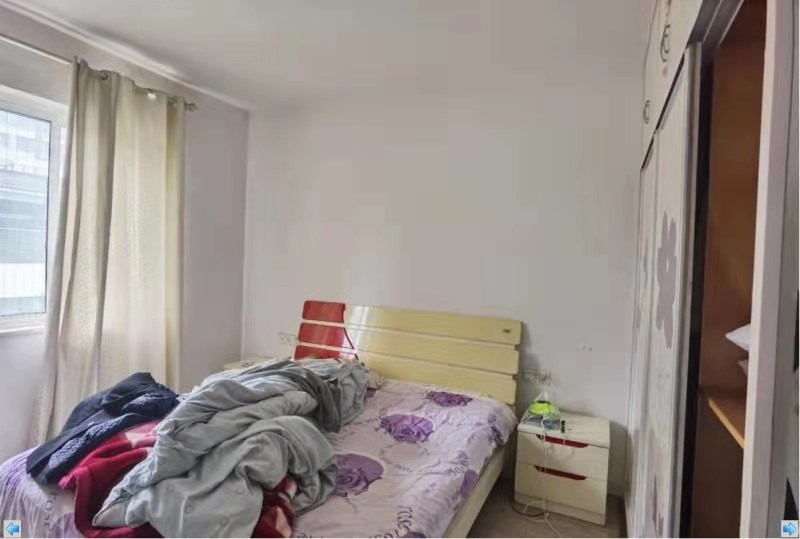 莱茵小镇 4室2厅1卫 56.8万 莱茵小镇 4室2厅1卫 56.8万客厅