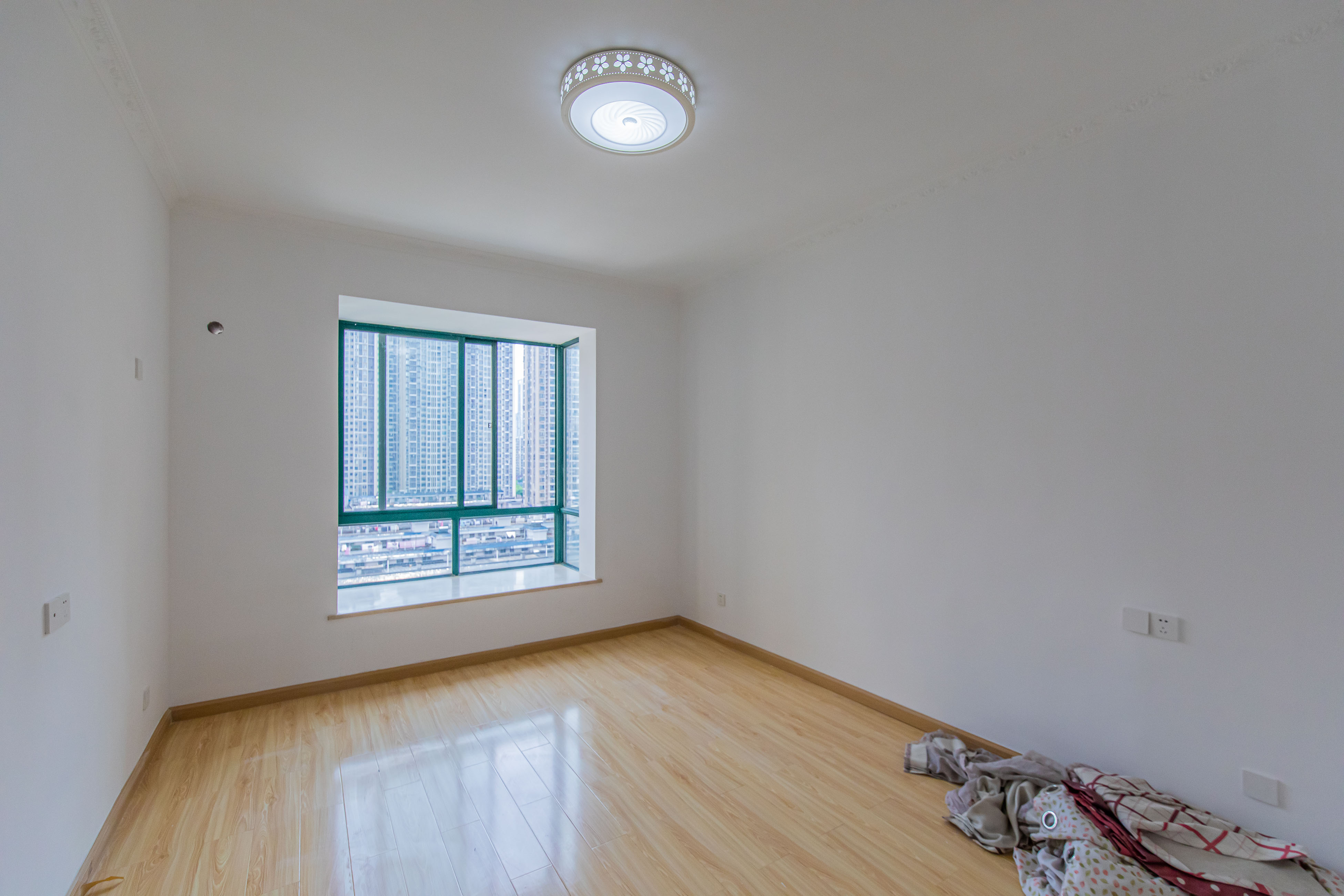 松雅湖畔  3室2厅1卫    86.8万卧室