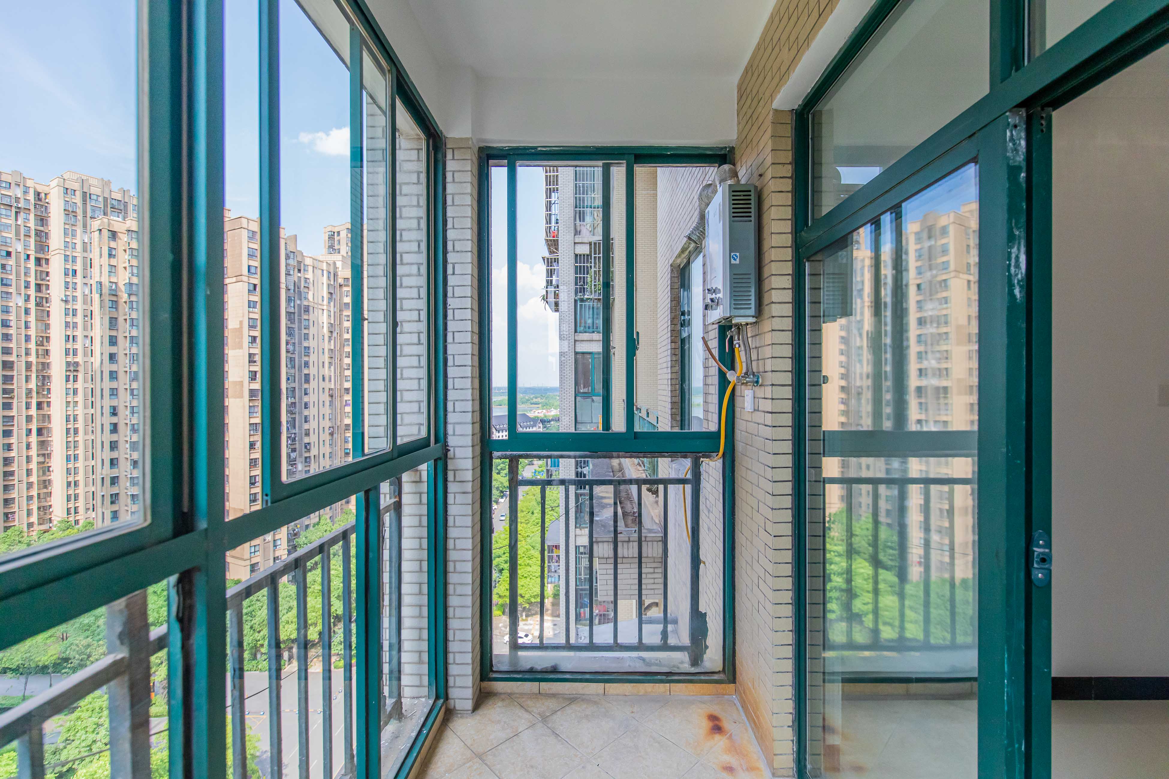 松雅湖畔  3室2厅1卫    86.8万阳台