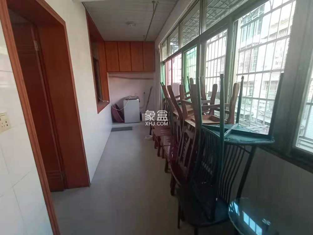 移民小区  3室2厅2卫    48.0万