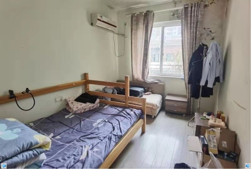 莱茵小镇 4室2厅1卫 56.8万 莱茵小镇 4室2厅1卫 56.8万客厅