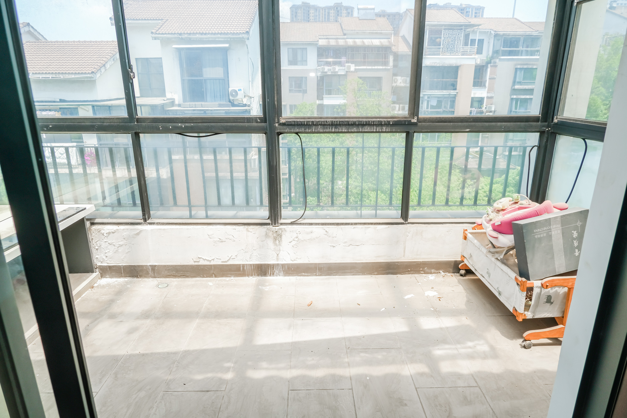 美林水郡  5室2厅2卫    200.0万阳台