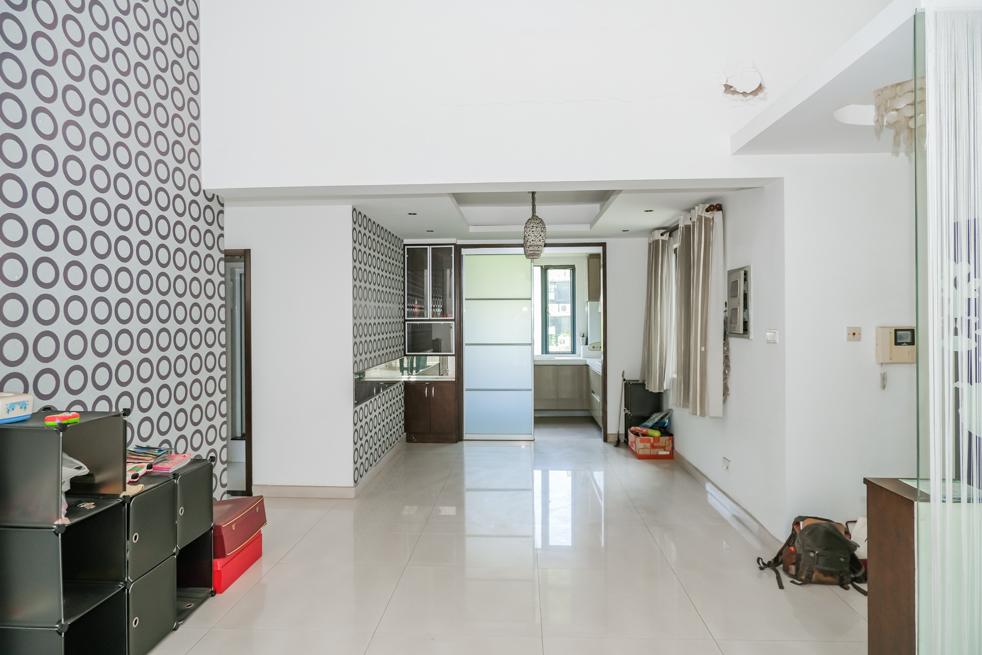 美林水郡  5室2厅2卫    200.0万客厅