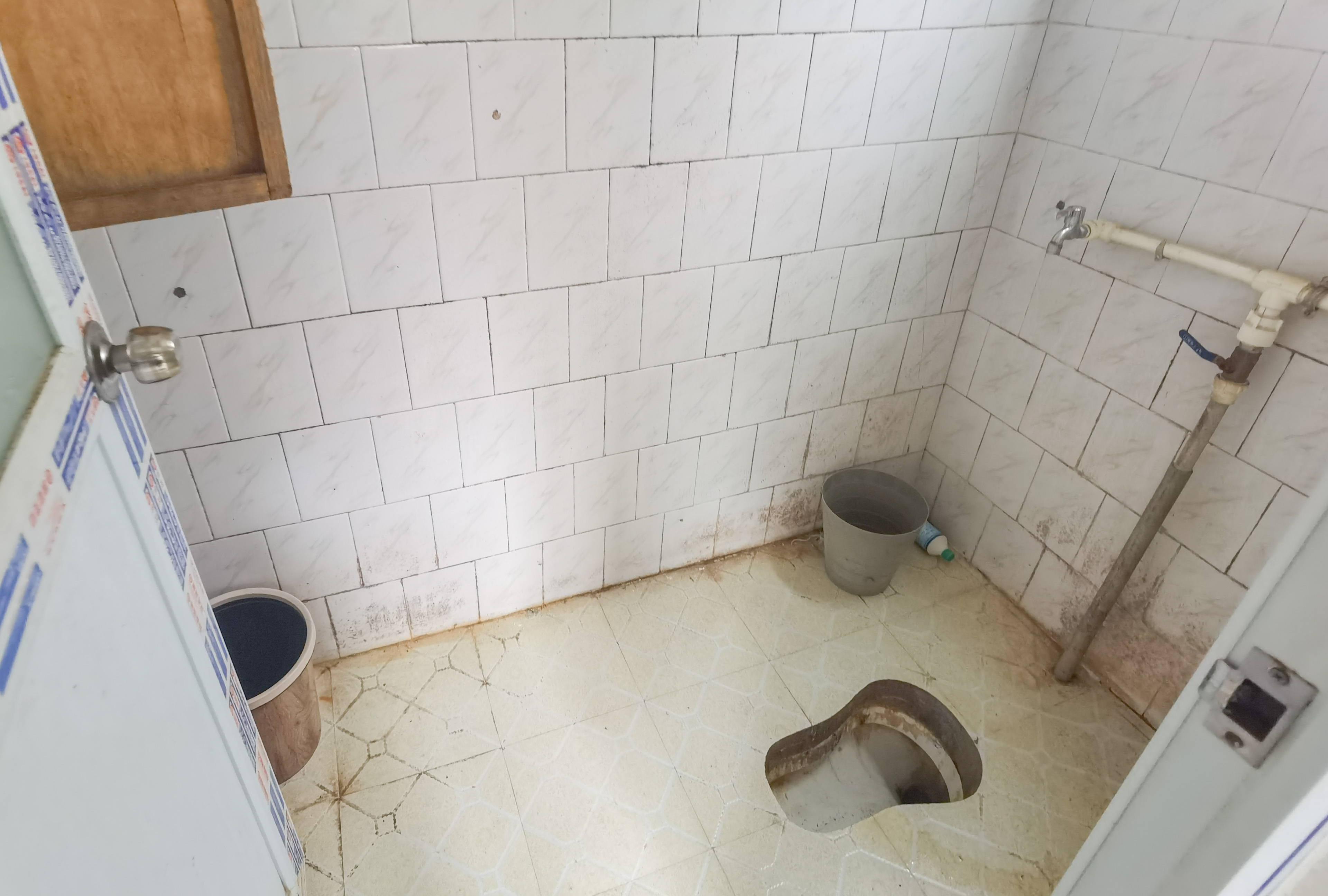 人民路散盘 3室1厅1卫 23.0万 人民路散盘 3室1厅1卫 23.0万客厅