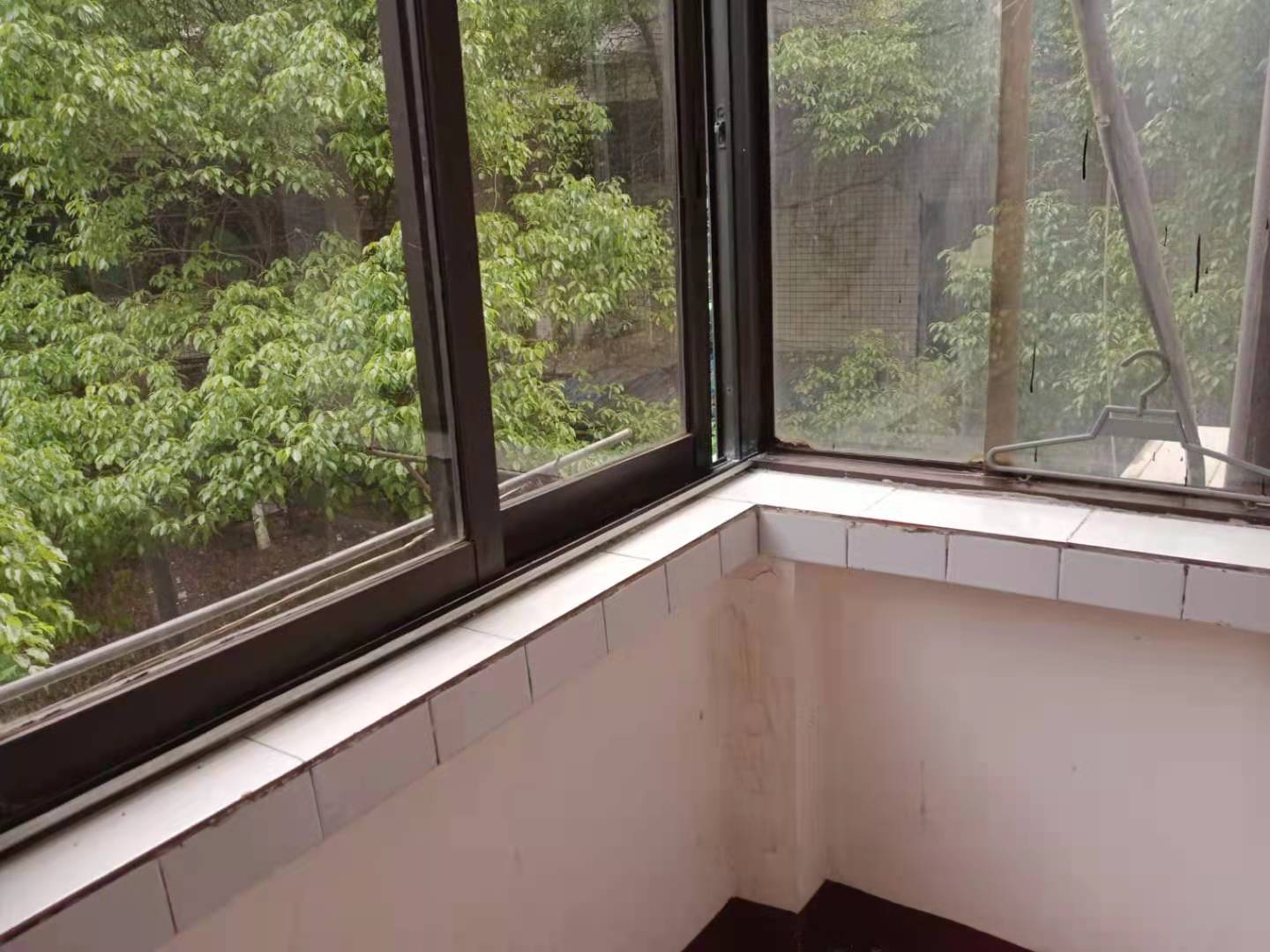 秀峰小区 2室1厅1卫 650.0元/月 秀峰小区 2室1厅1卫 650.0元/月室内图