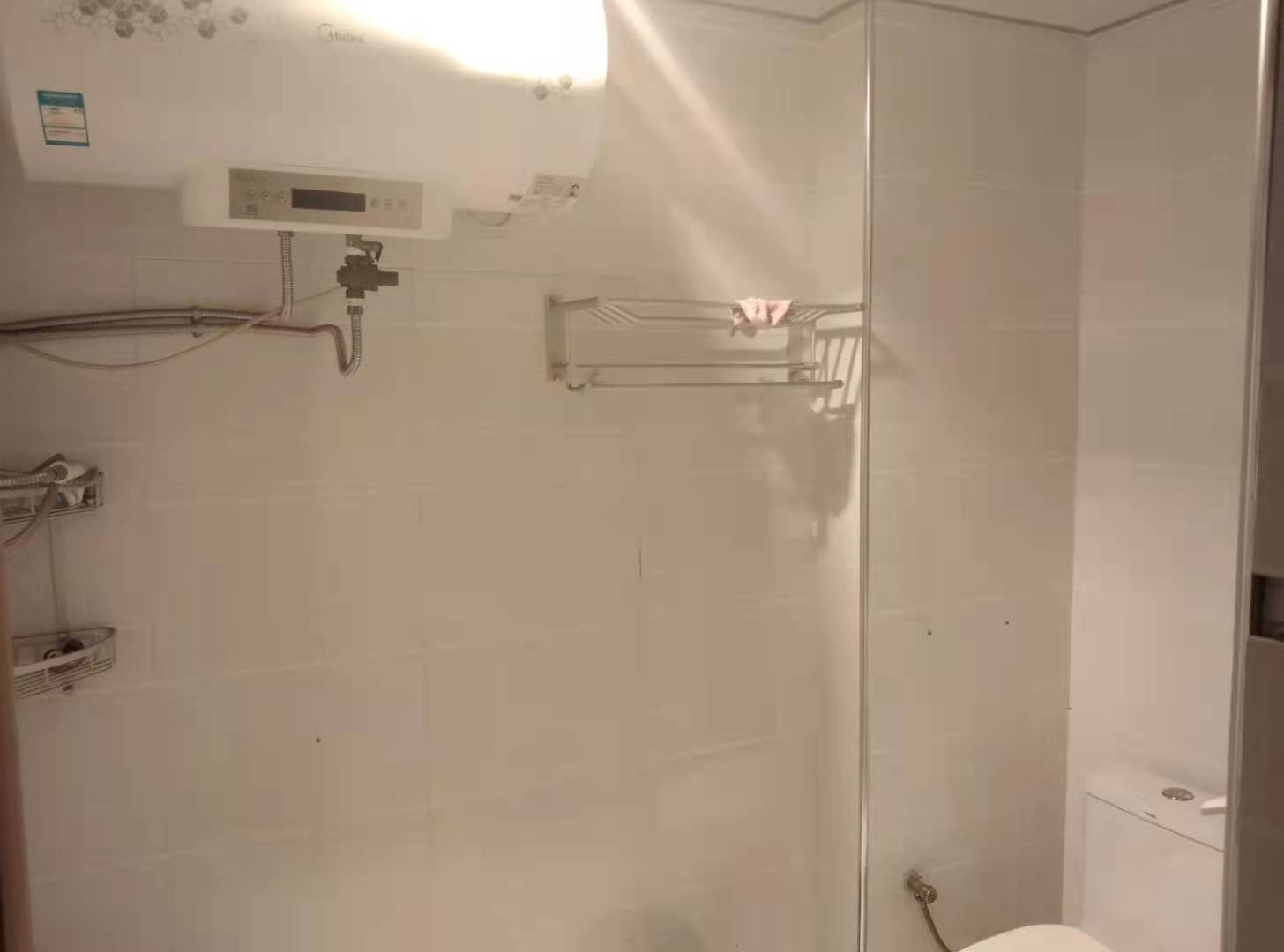 丹枫国际 3室2厅2卫 1900.0元/月 丹枫国际 3室2厅2卫 1900.0元/月室内图